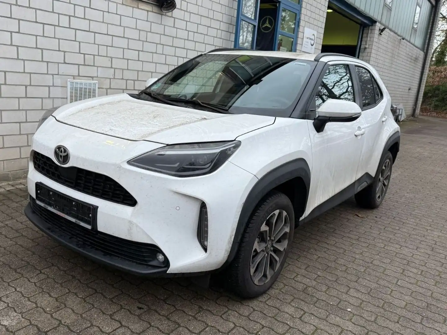 Toyota Yaris Cross Hybrid FWD Team Deutschland Weiß - 2