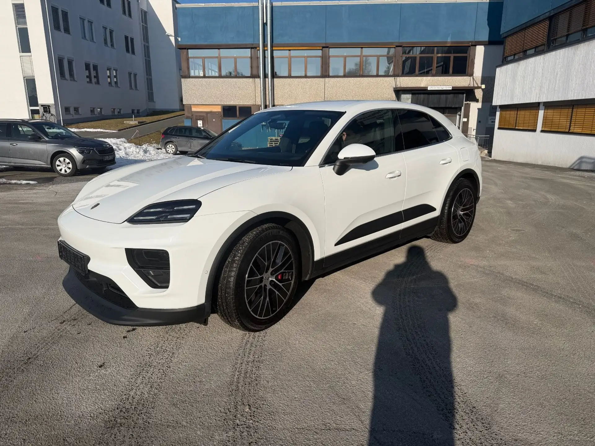포르쉐 Porsche Macan 4S Electric 2025 흰색 사진 1