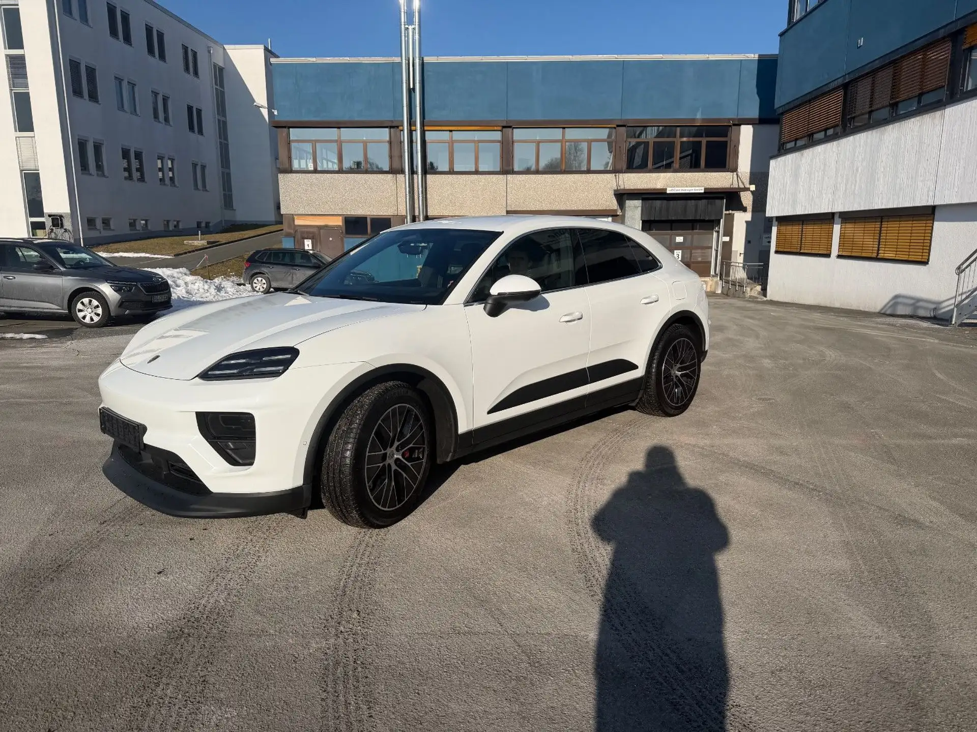 포르쉐 Porsche Macan 4S Electric 2025 흰색 사진 2