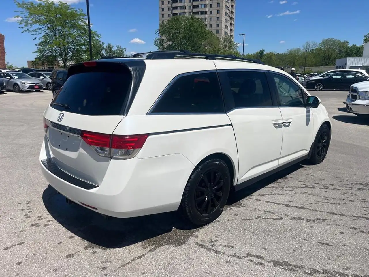 Honda Odyssey снимка Honda Odyssey