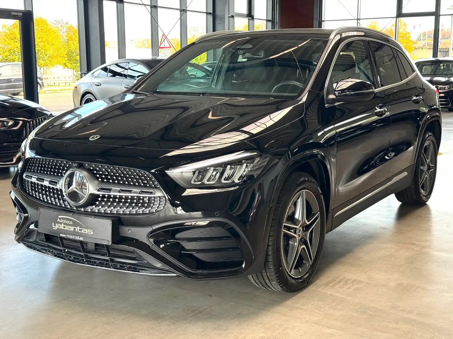 Mercedes-Benz GLA 250 e AMG KEYLESS-GO Distronic Kamera IHC Noir - 1