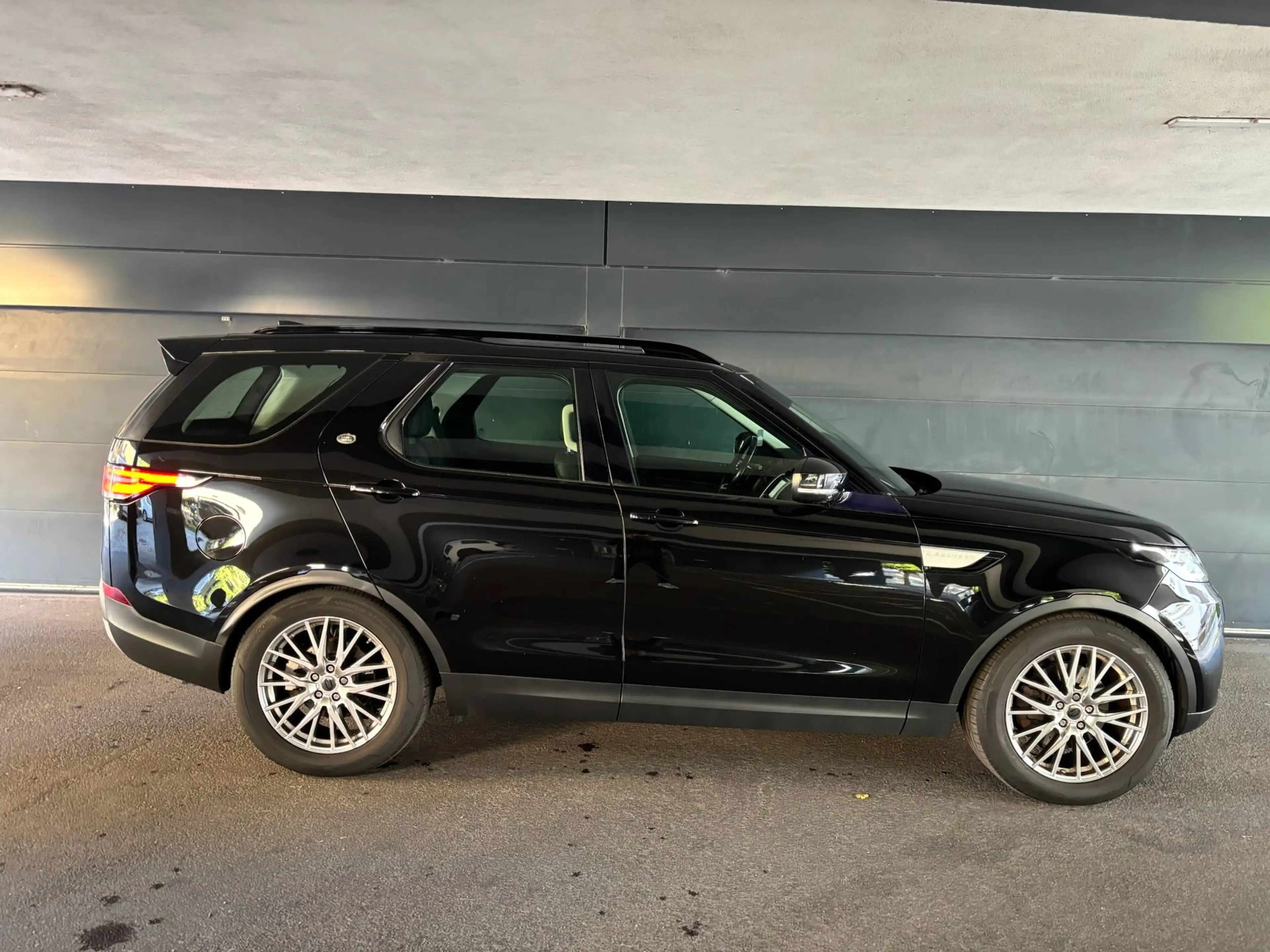 Land Rover Discovery Discovery 5 3,0 TDV6 HSE Aut. HSE — photo 6