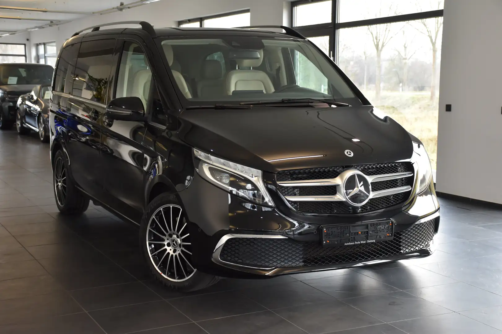 Mercedes-Benz V 220 V 220 d 9G Avantgarde Kompakt 7-SITZER"LEDER"LED" Noir - 2