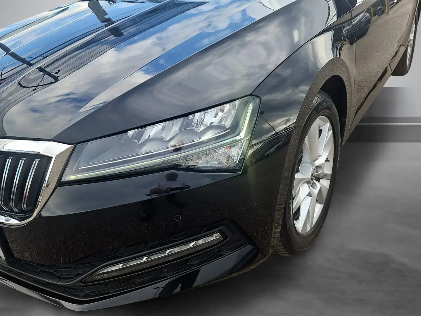 Skoda Superb Ambition TDI DSG Schwarz - 2