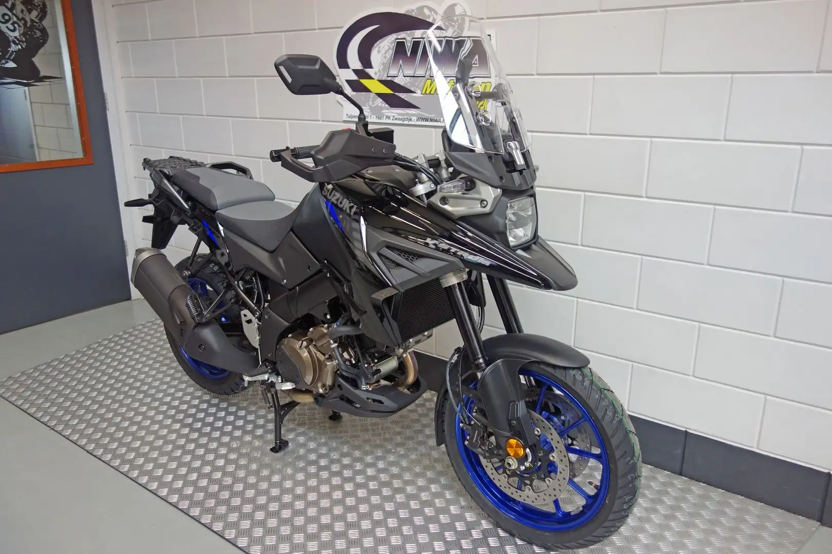 Suzuki V-Strom 1050 Negru - 2