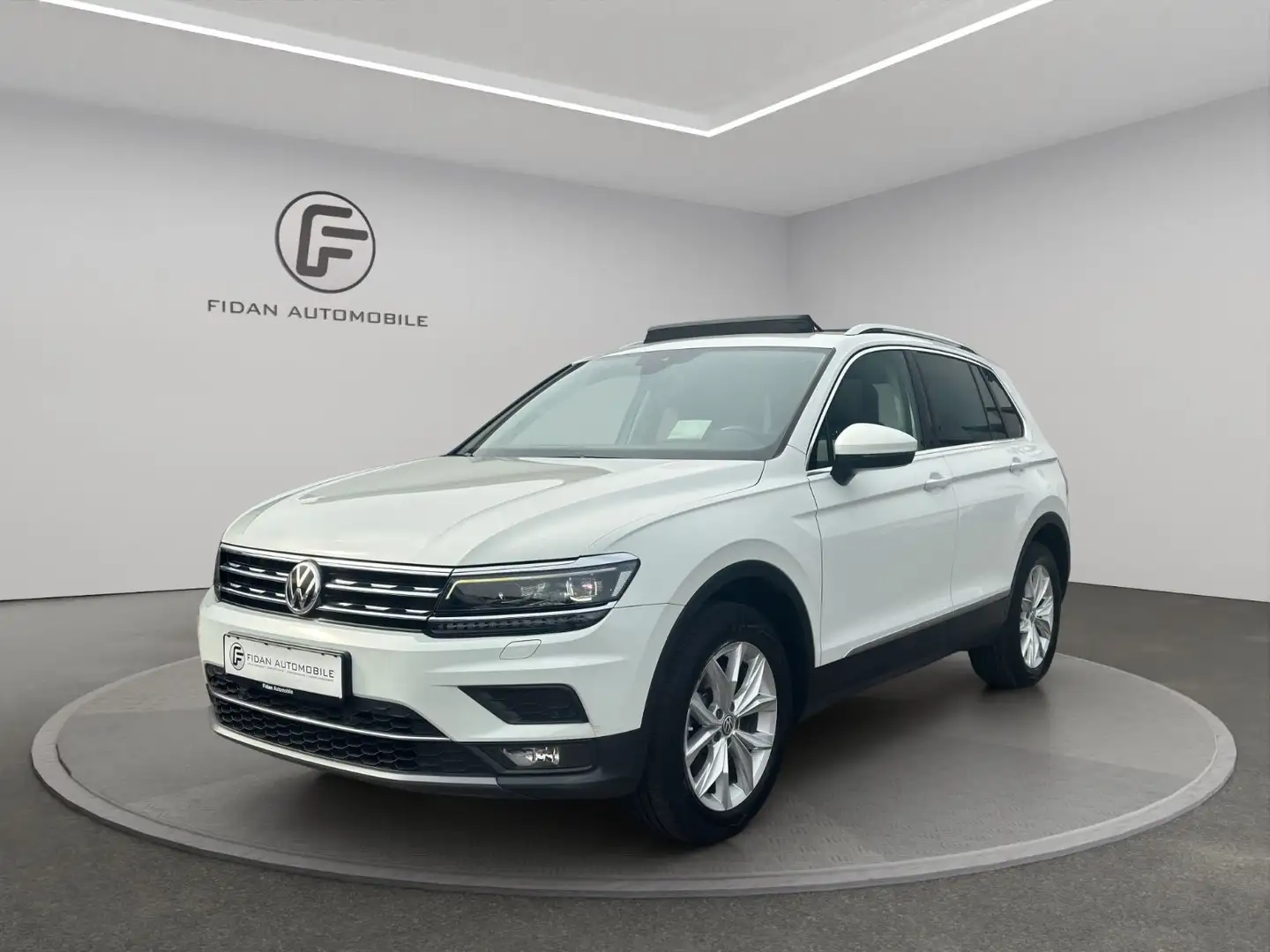 Volkswagen Tiguan Highline 4M Pano*Virtual*HUD*AHK*DCC*LED* Wit - 1