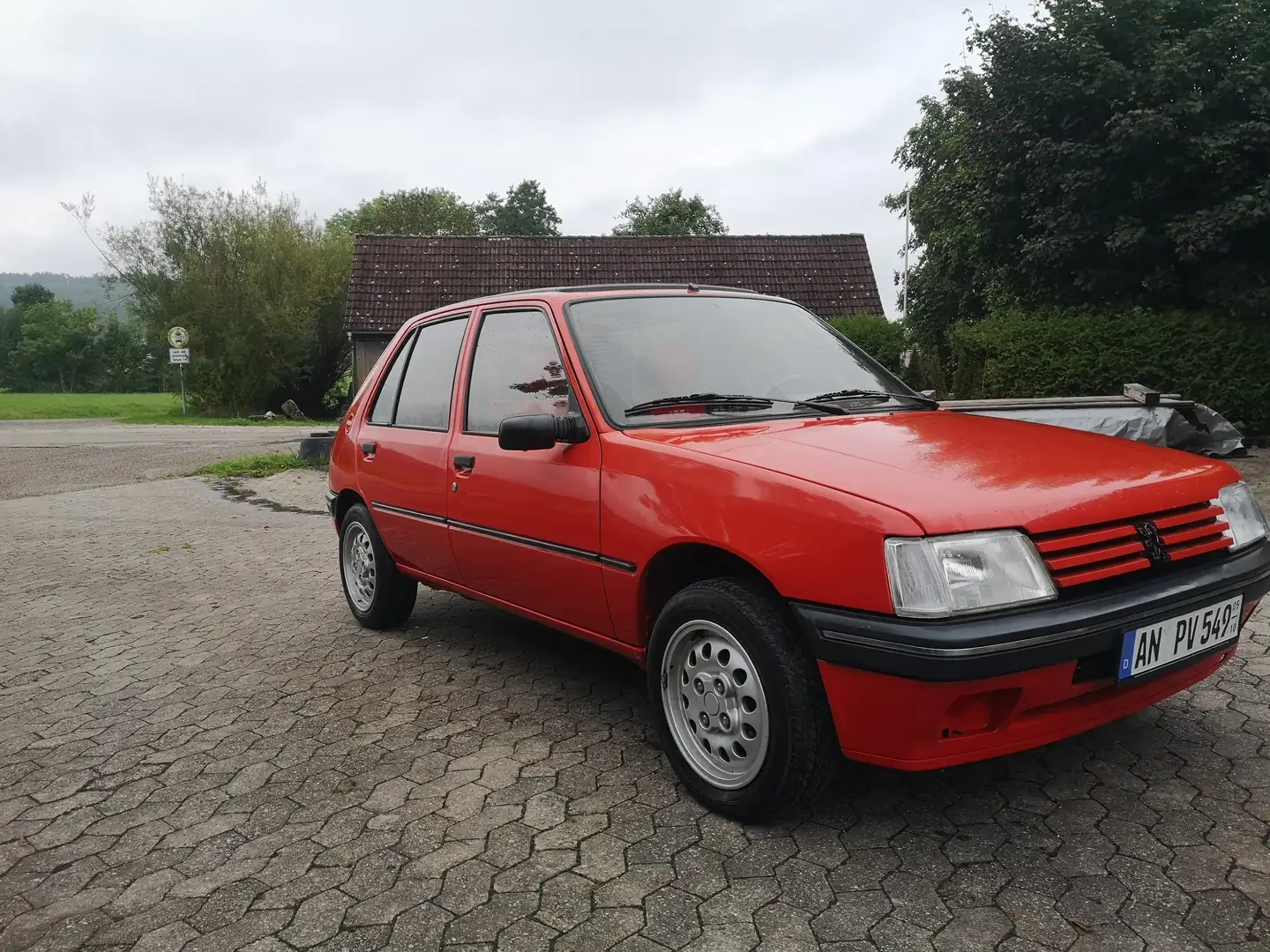 Peugeot 205 205 Automatik Rot - 2
