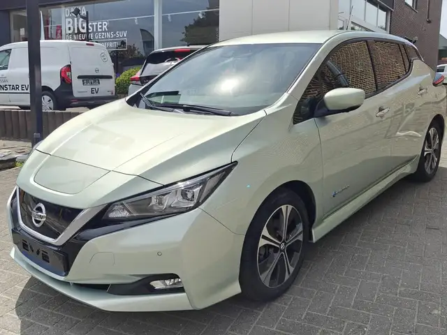Nissan Leaf 40 kWh Tekna (EU6.2)