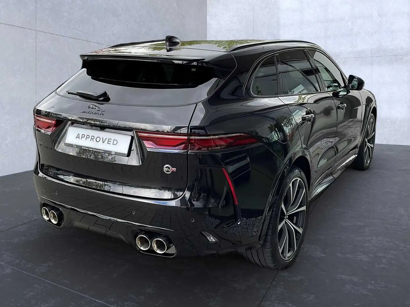 Jaguar F-Pace P550 AWD SVR Noir - 2