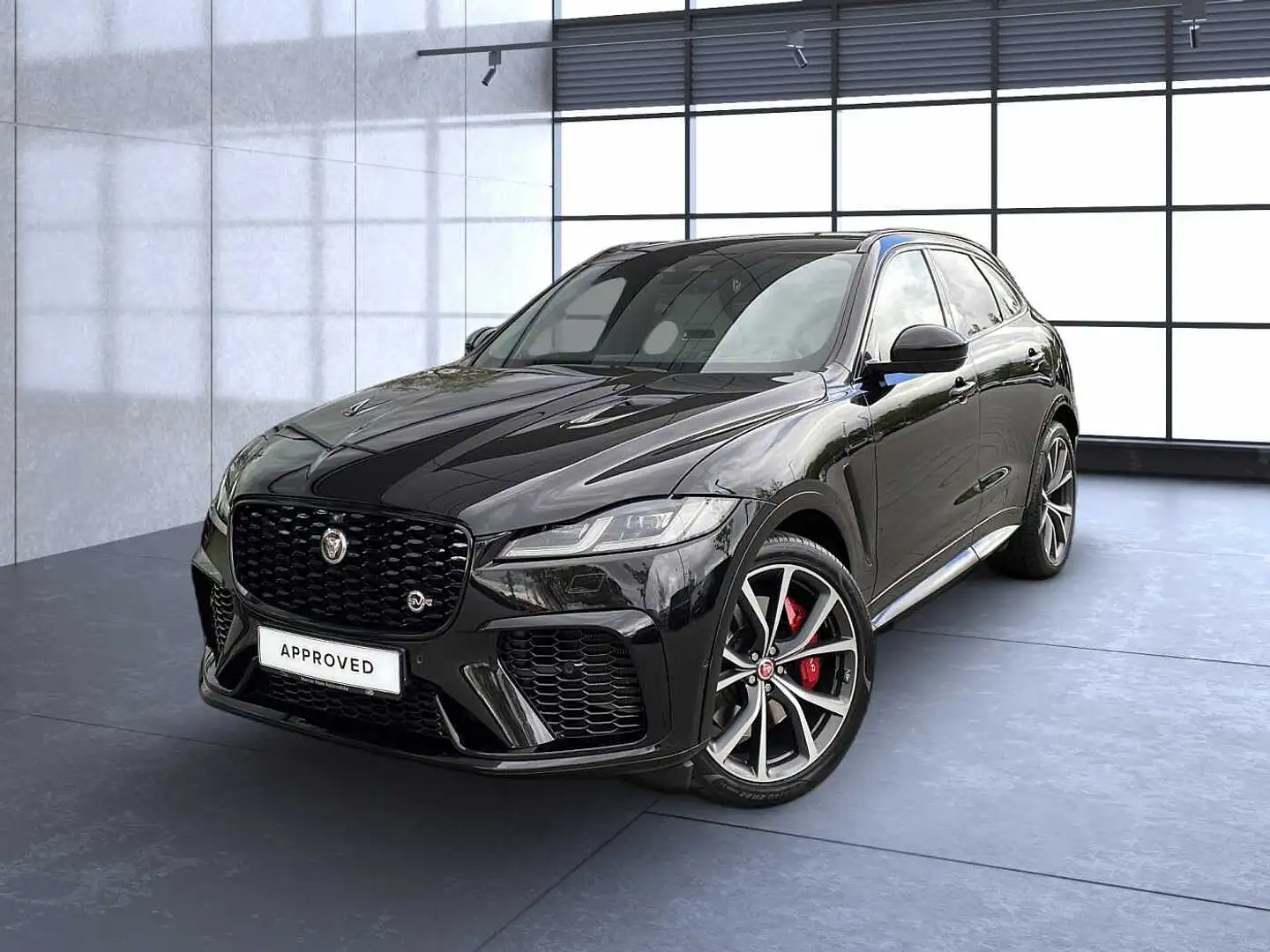 Jaguar F-Pace P550 AWD SVR Schwarz - 1