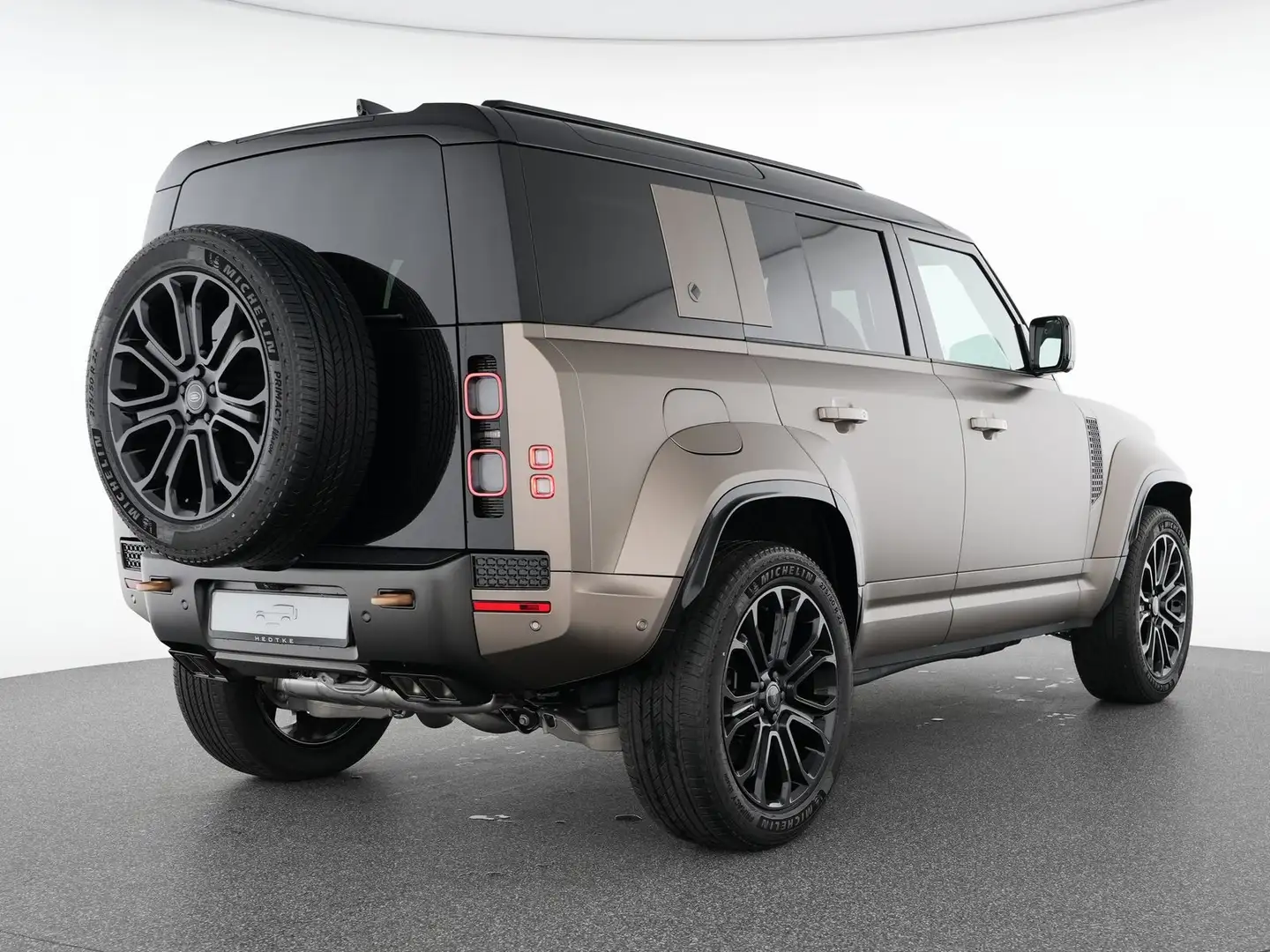 Land Rover Defender 110 P635 OCTA 22"+AHK+WI-FI - 2