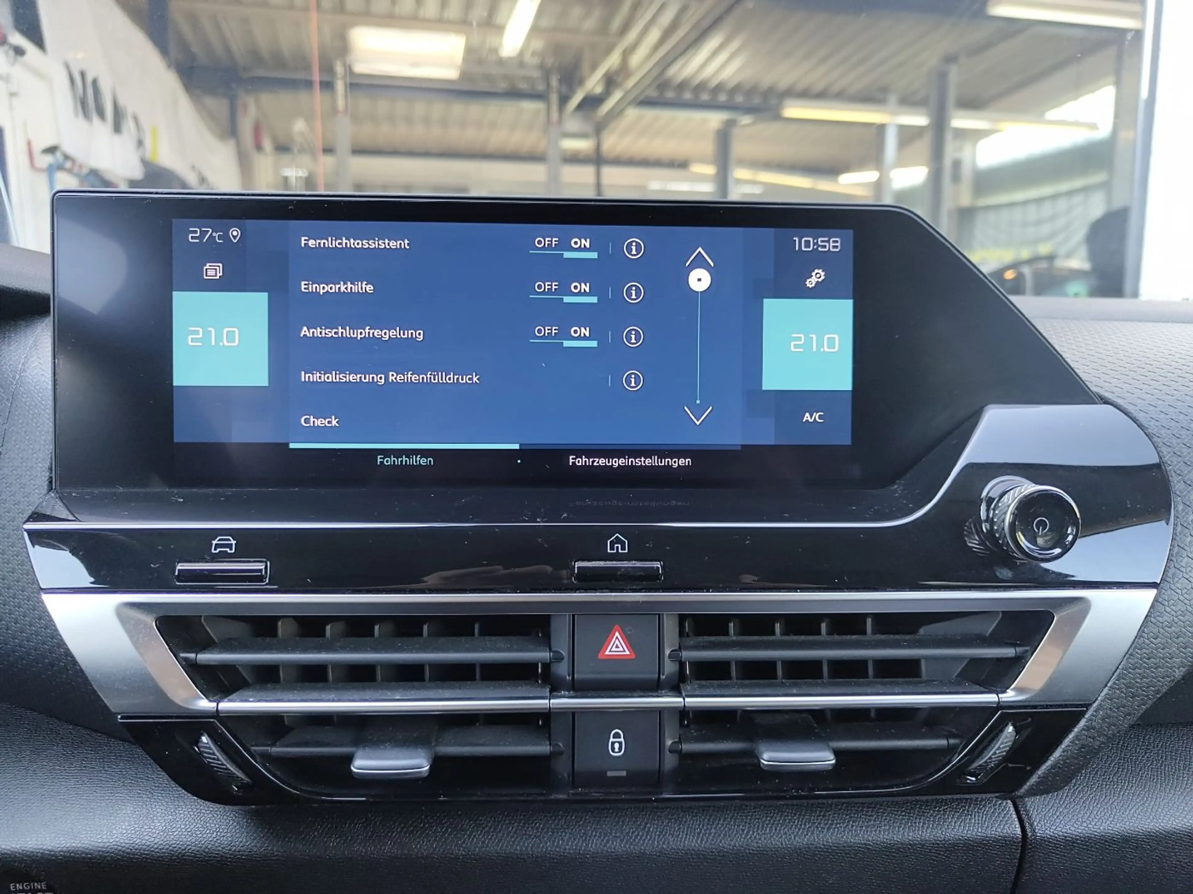 Citroen C4 ë Shine NAVI Massage Drive-Assist KAM PDC — photo 17
