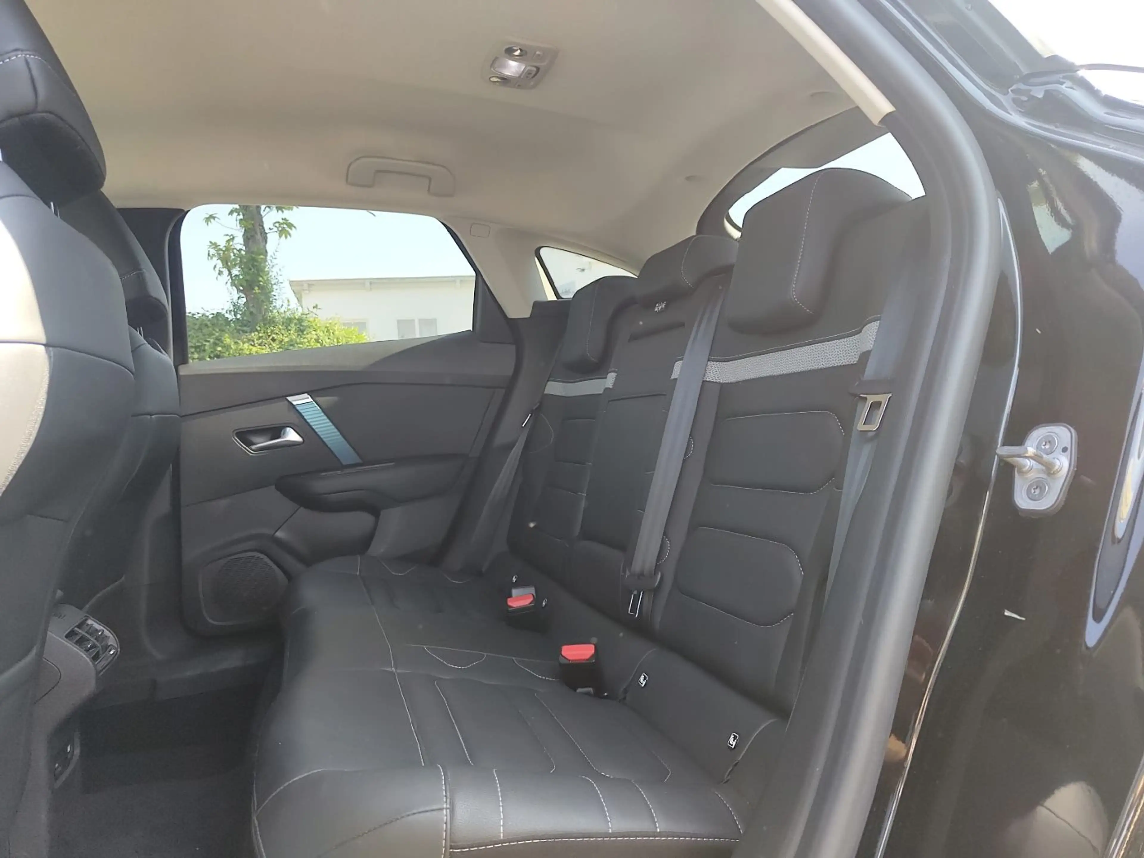 Citroen C4 ë Shine NAVI Massage Drive-Assist KAM PDC — photo 8