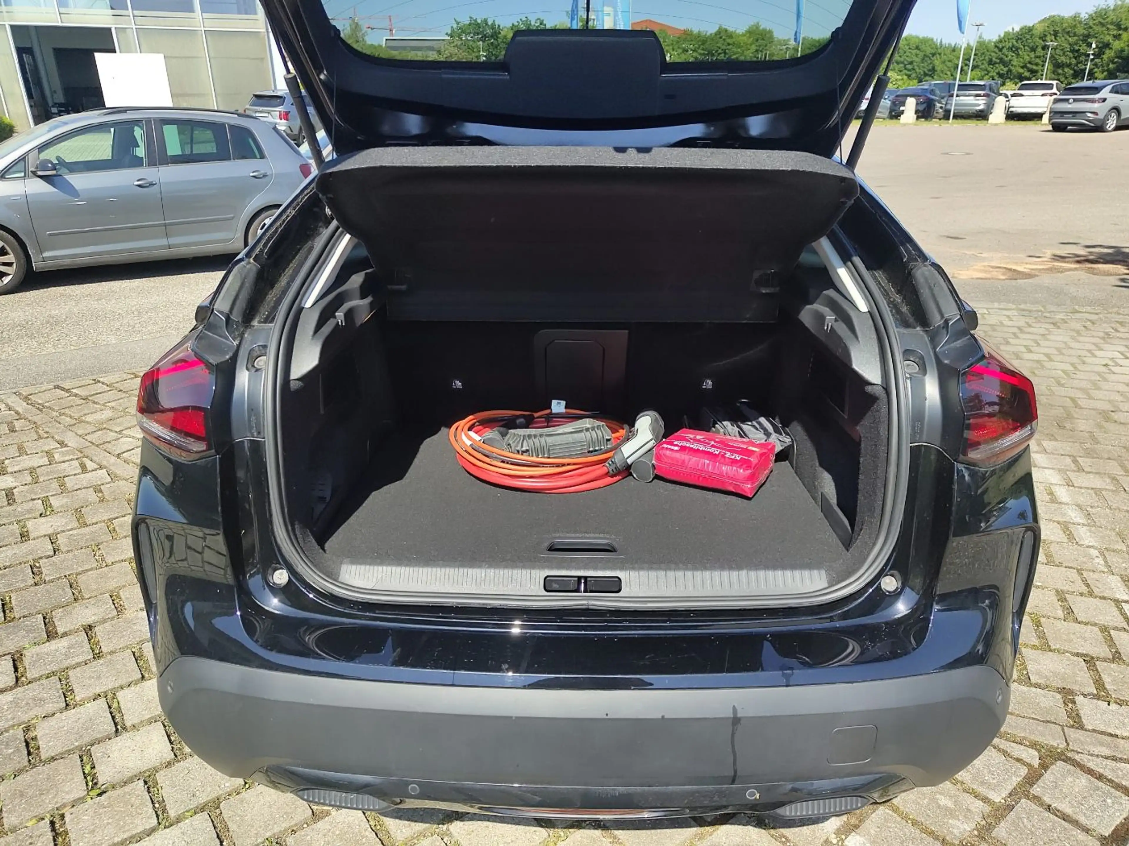 Citroen C4 ë Shine NAVI Massage Drive-Assist KAM PDC — photo 9