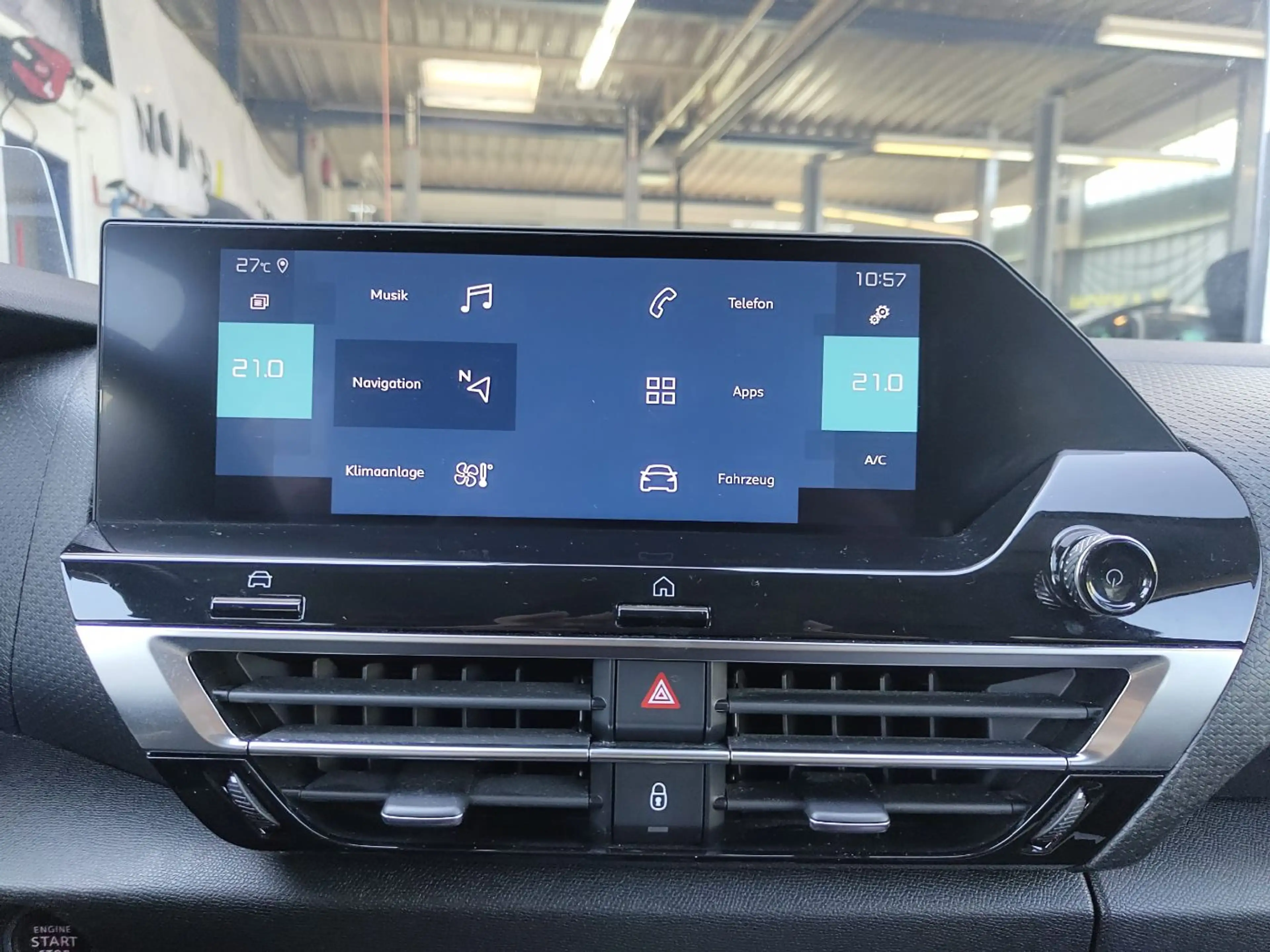 Citroen C4 ë Shine NAVI Massage Drive-Assist KAM PDC — photo 20