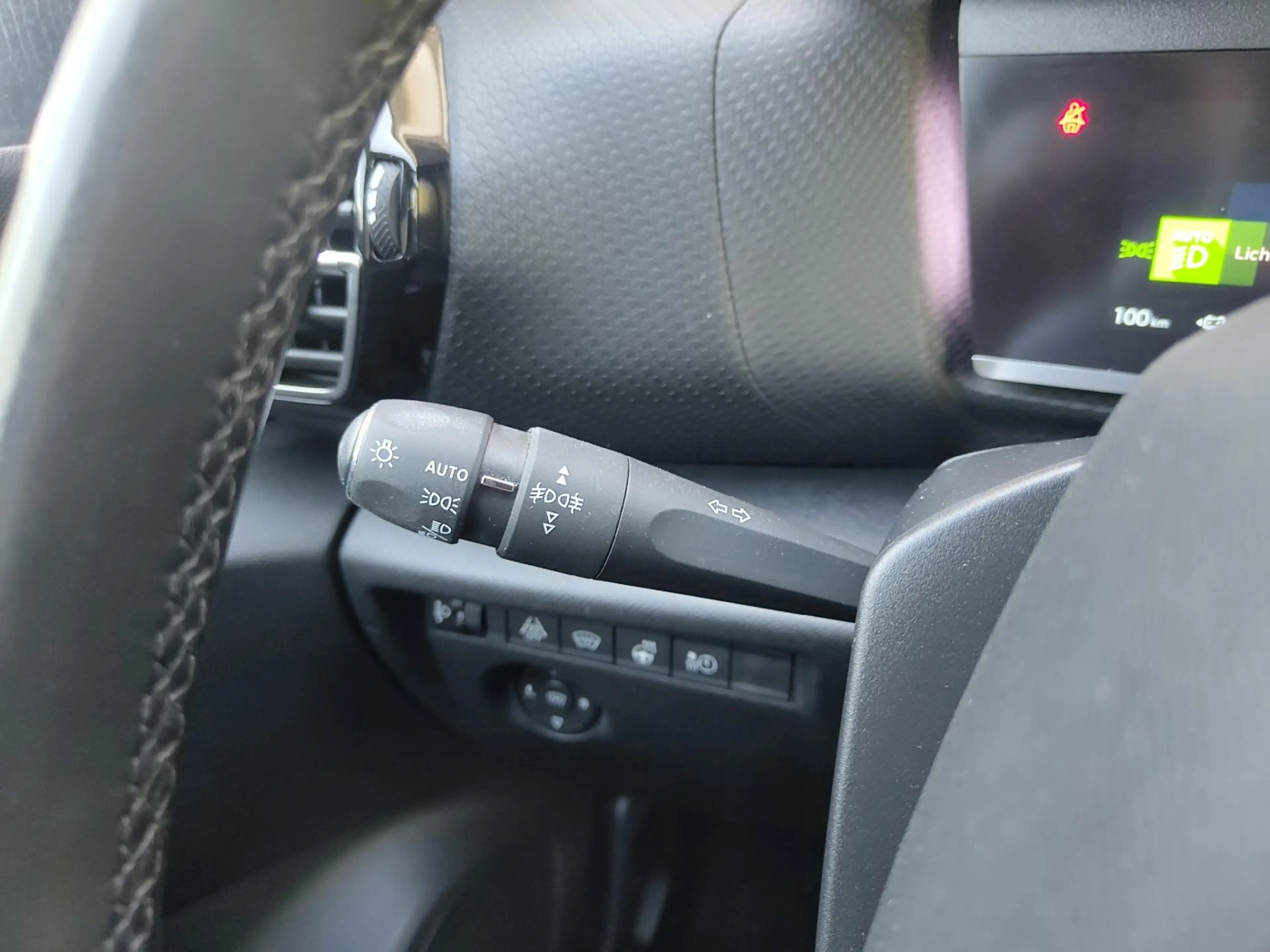 Citroen C4 ë Shine NAVI Massage Drive-Assist KAM PDC — photo 12