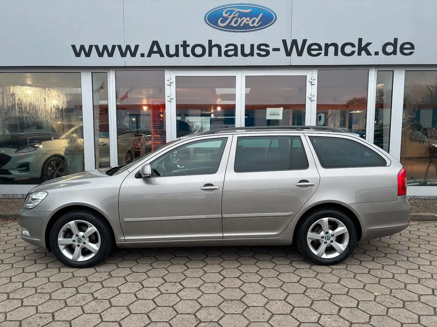 Skoda Octavia 1,2l Best of*3.HAND*KLIMA*AHK*HU NEU* Beige - 1