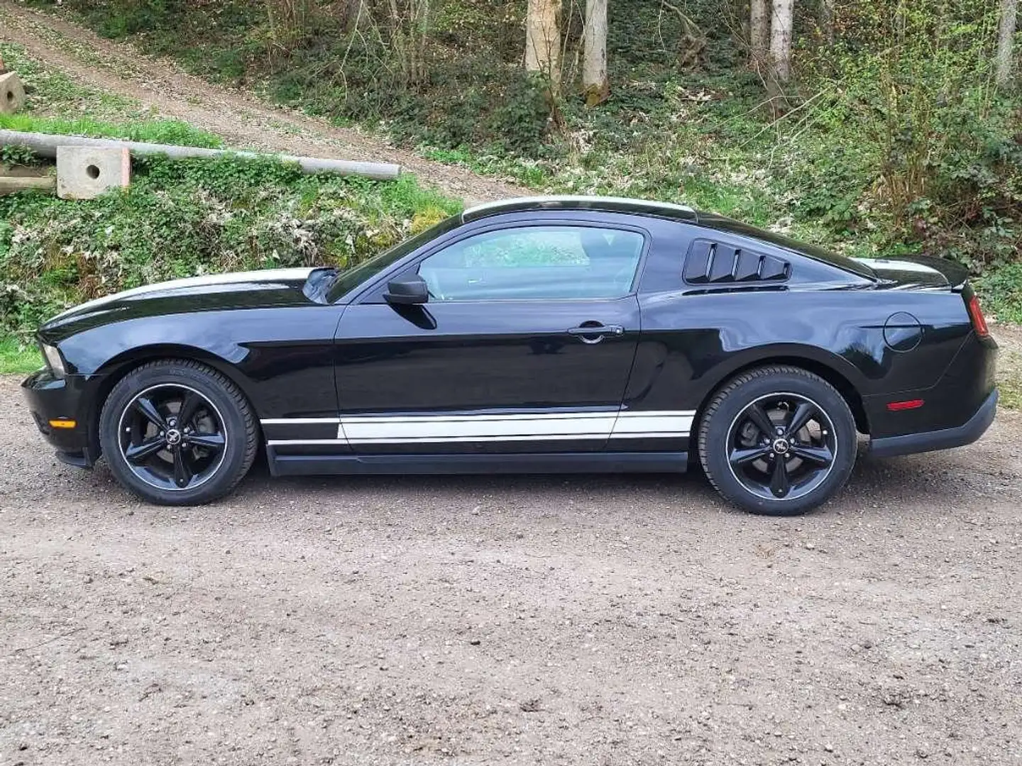 Ford Mustang 4.0 V6 Schwarz - 2