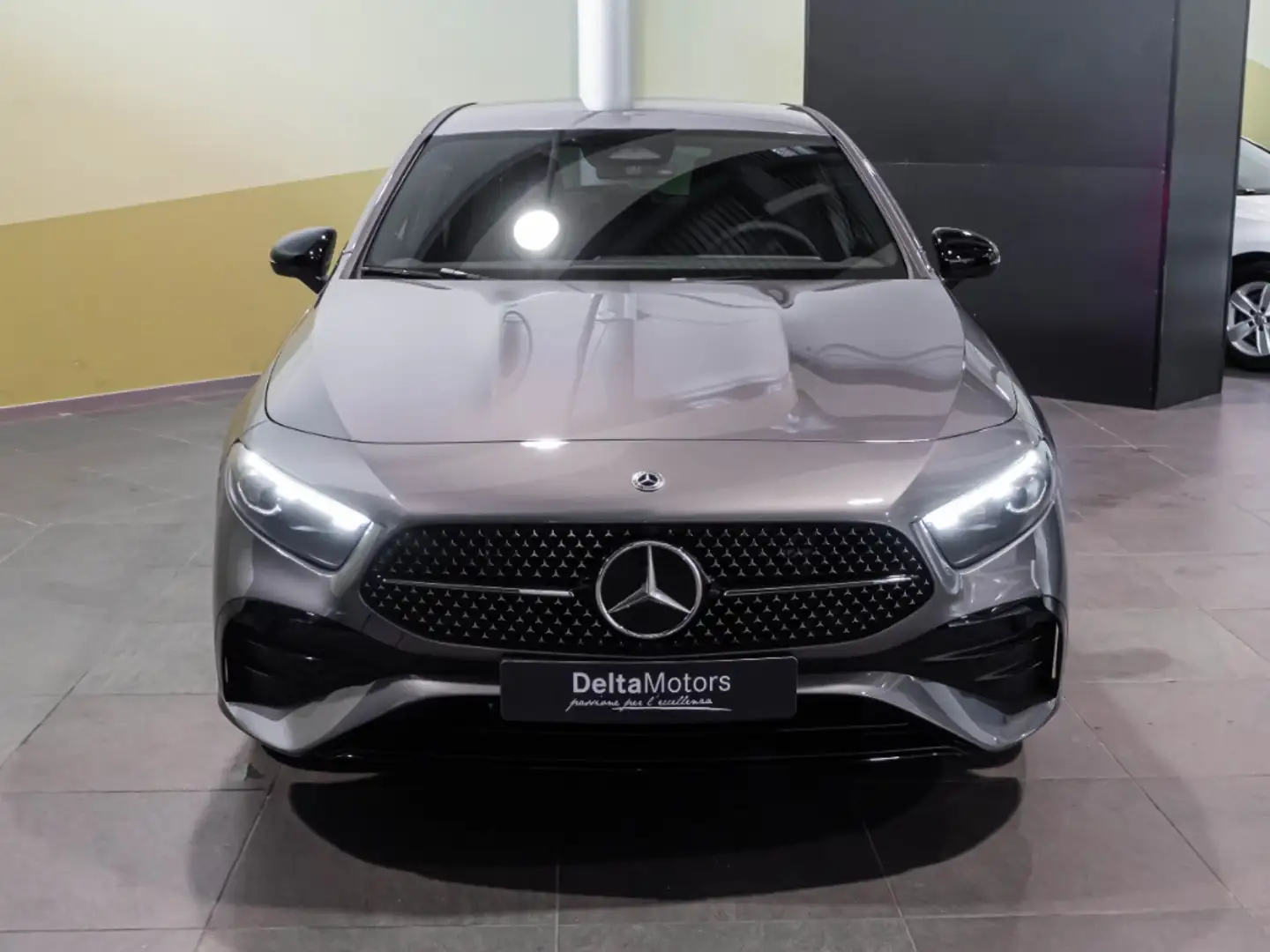 Mercedes-Benz A 250 e con tecnologia ibrida EQ Grigio - 2