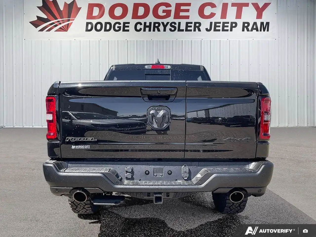 RAM 1500 снимка RAM 1500