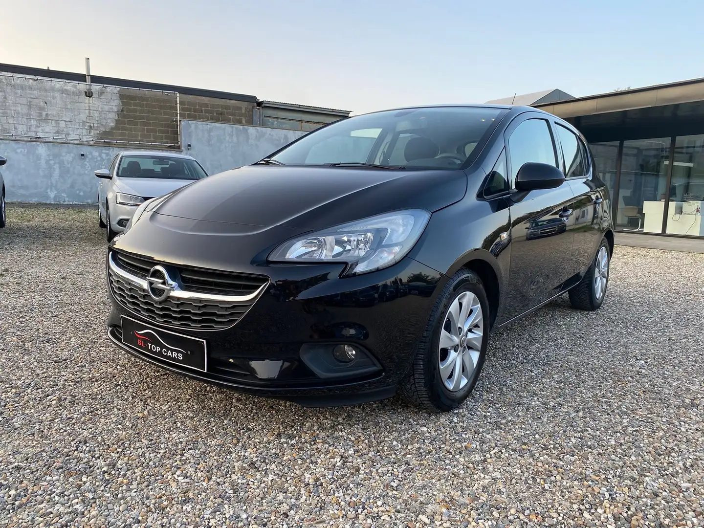 Opel Corsa 1.4i Enjoy - 1