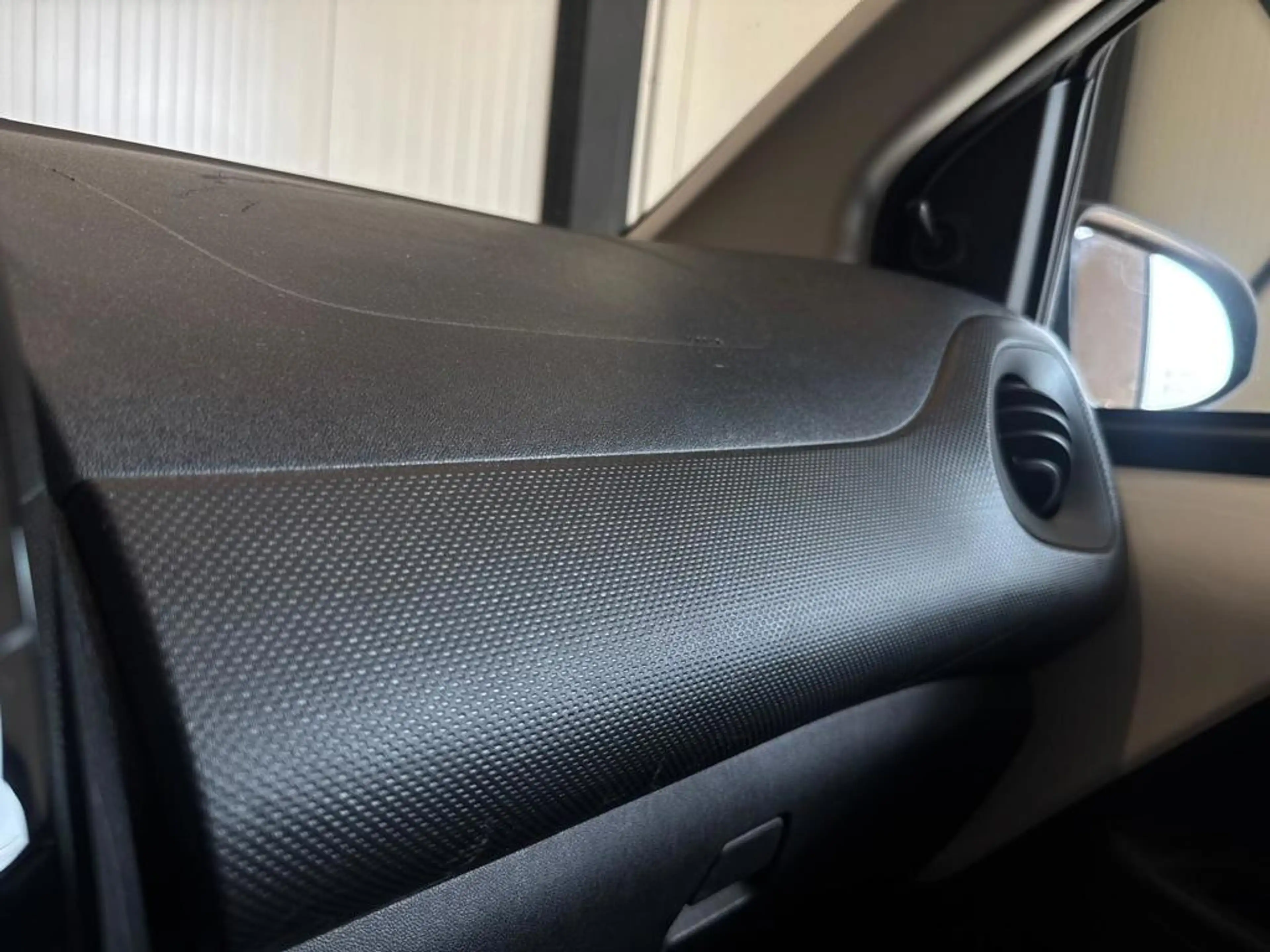 Citroen C1 1.0 VTi Feel — photo 12