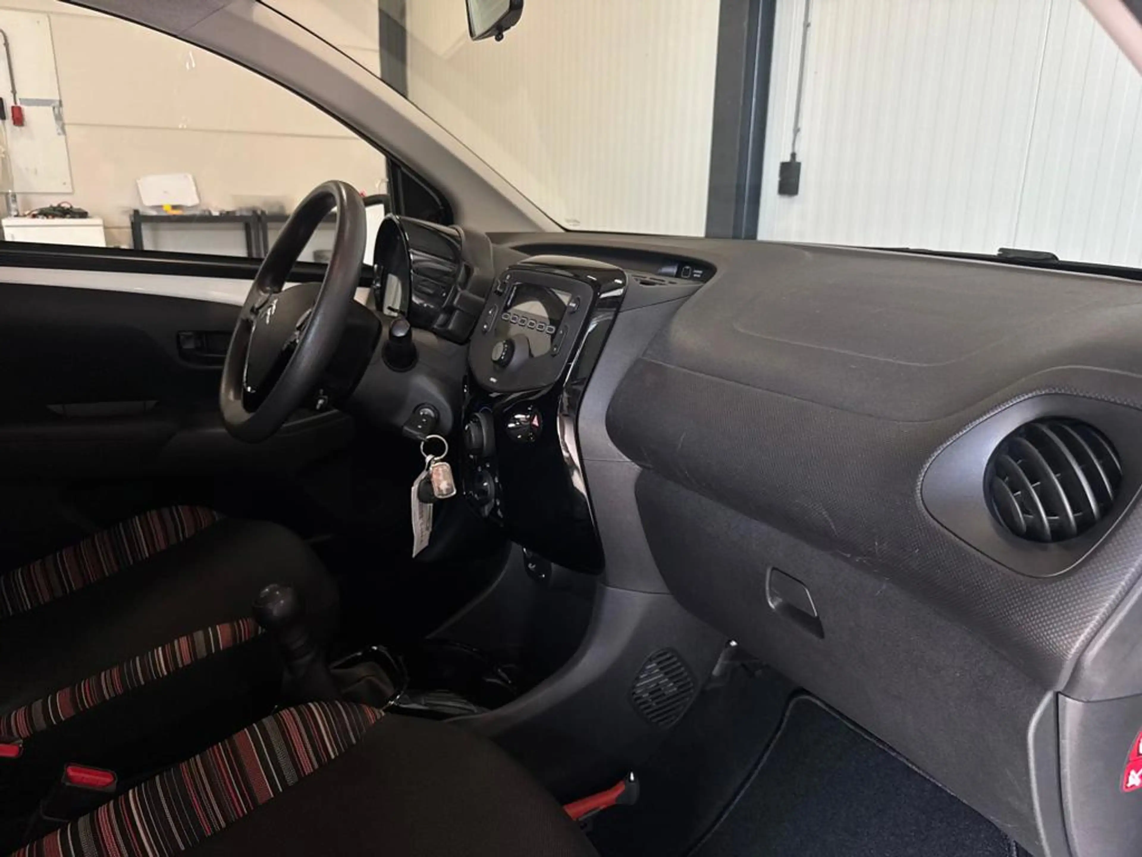 Citroen C1 1.0 VTi Feel — photo 14