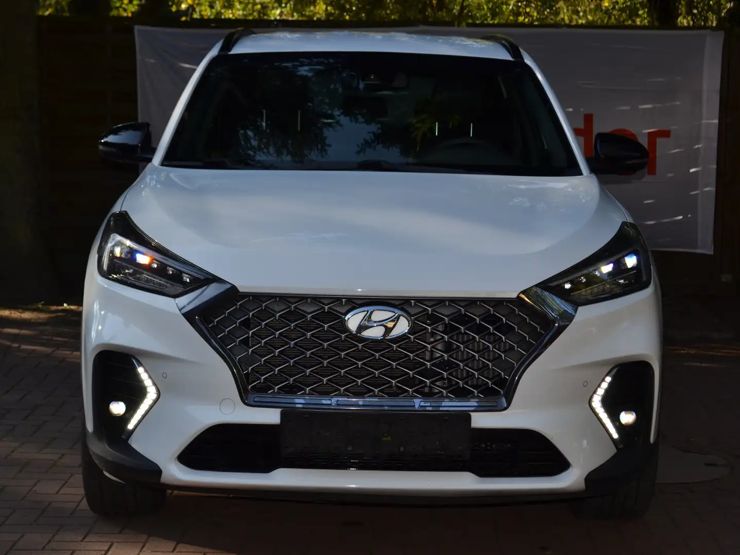 Hyundai TUCSON 1,6 N-Line 4WD/Navi/SHZ/Klimaaut/Temp./1.Besitz Blanco - 2