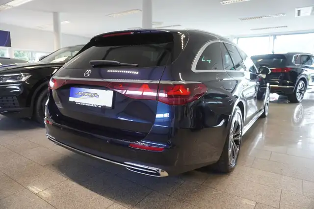 Mercedes-Benz E-Class view 5