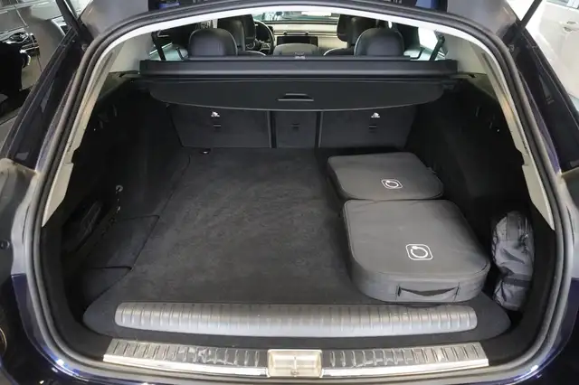 Mercedes-Benz E-Class view 11