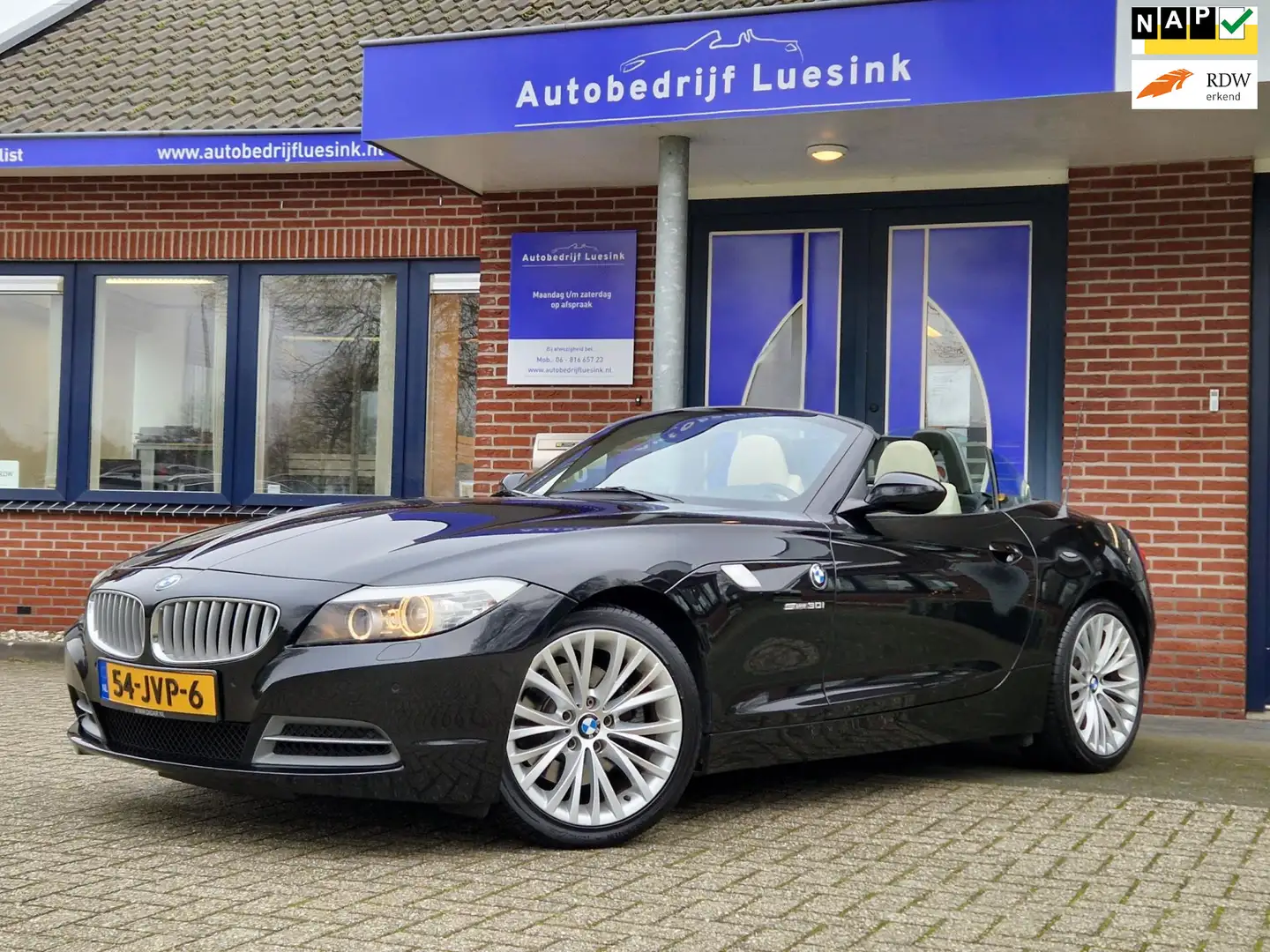 BMW Z4 Roadster SDrive30i Introduction Origineel Nederlan Zwart - 1