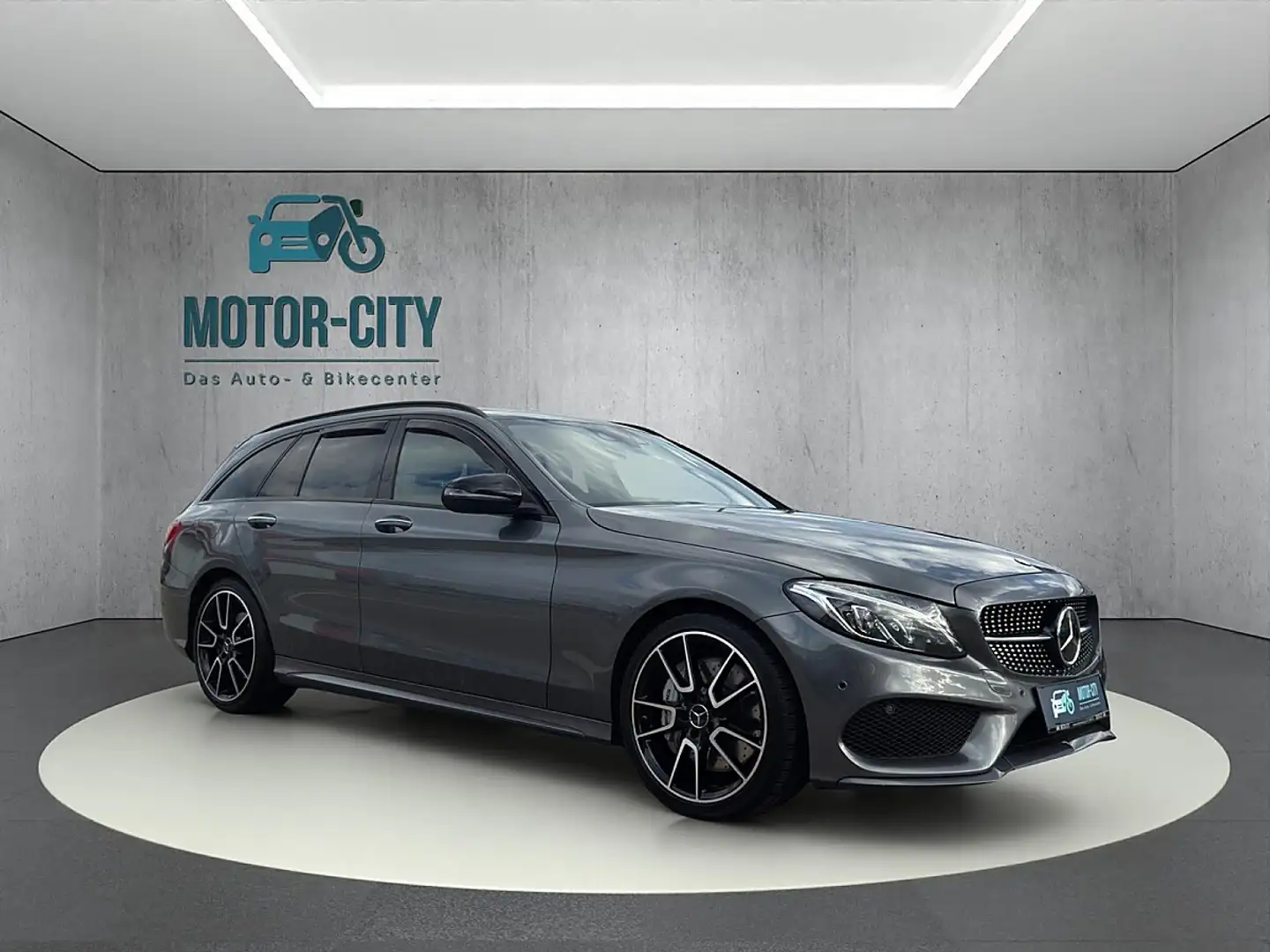 Mercedes-Benz C 450 AMG T 4Matic Grau - 2