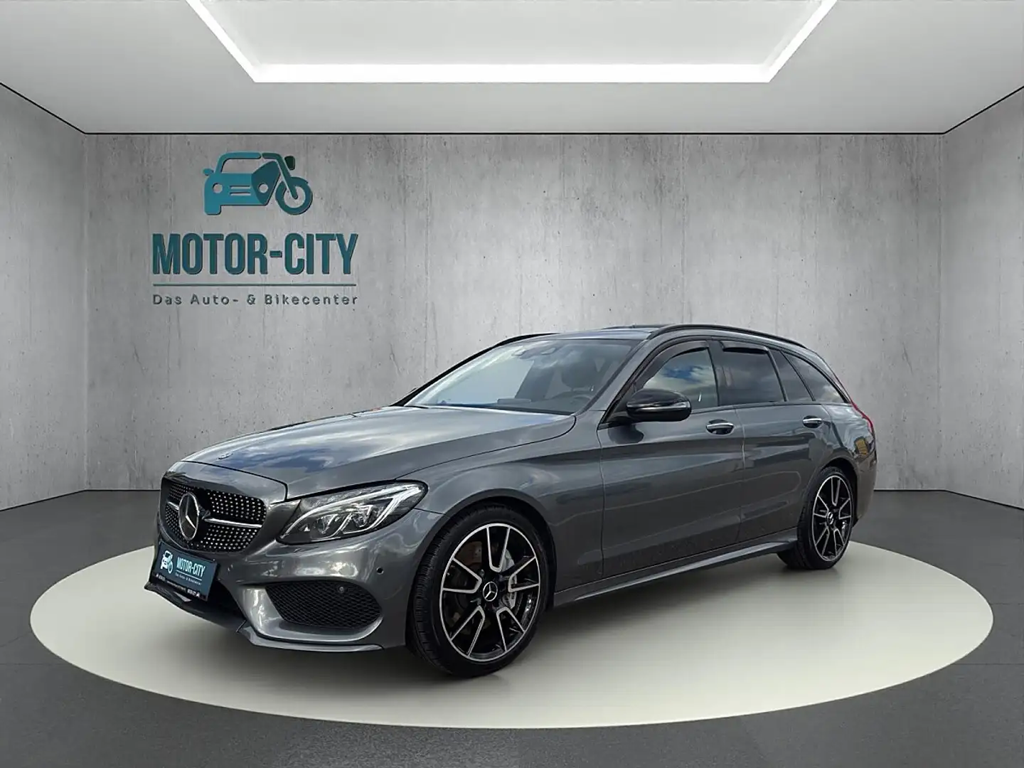 Mercedes-Benz C 450 AMG T 4Matic Grau - 1