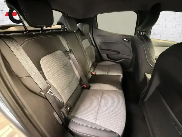 Renault Clio view 8