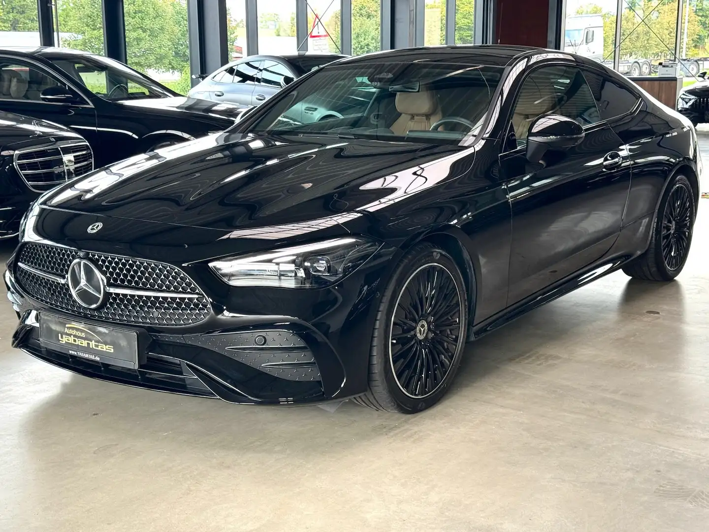 Mercedes-Benz CLE 300 4MAMG Line Premium Night Pano 360°-K IHC+ KEYLESS- Noir - 1