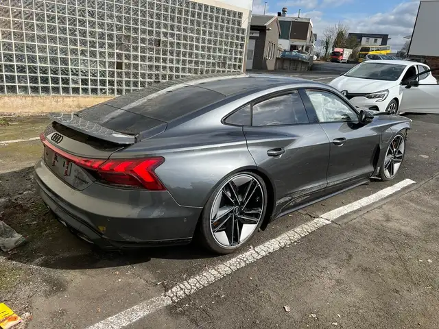 Audi e-tron GT RS quattro Carbon Dach HUD 20" Black Paket B&O 3D