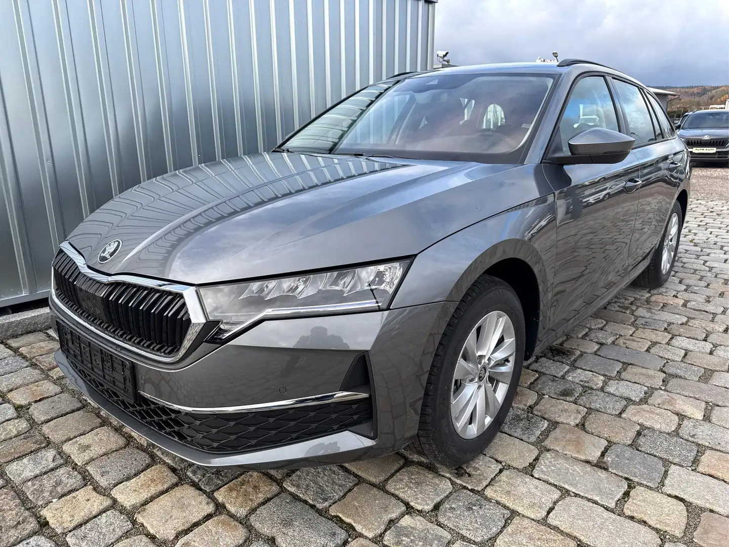 Skoda Octavia Combi Selection 1,5 TSI 150 PS 6-Gang-4 Jahre ... Grau - 1