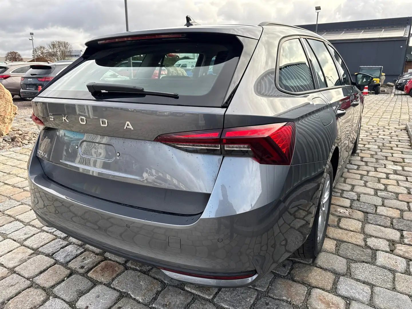 Skoda Octavia Combi Selection 1,5 TSI 150 PS 6-Gang-4 Jahre ... Grau - 2