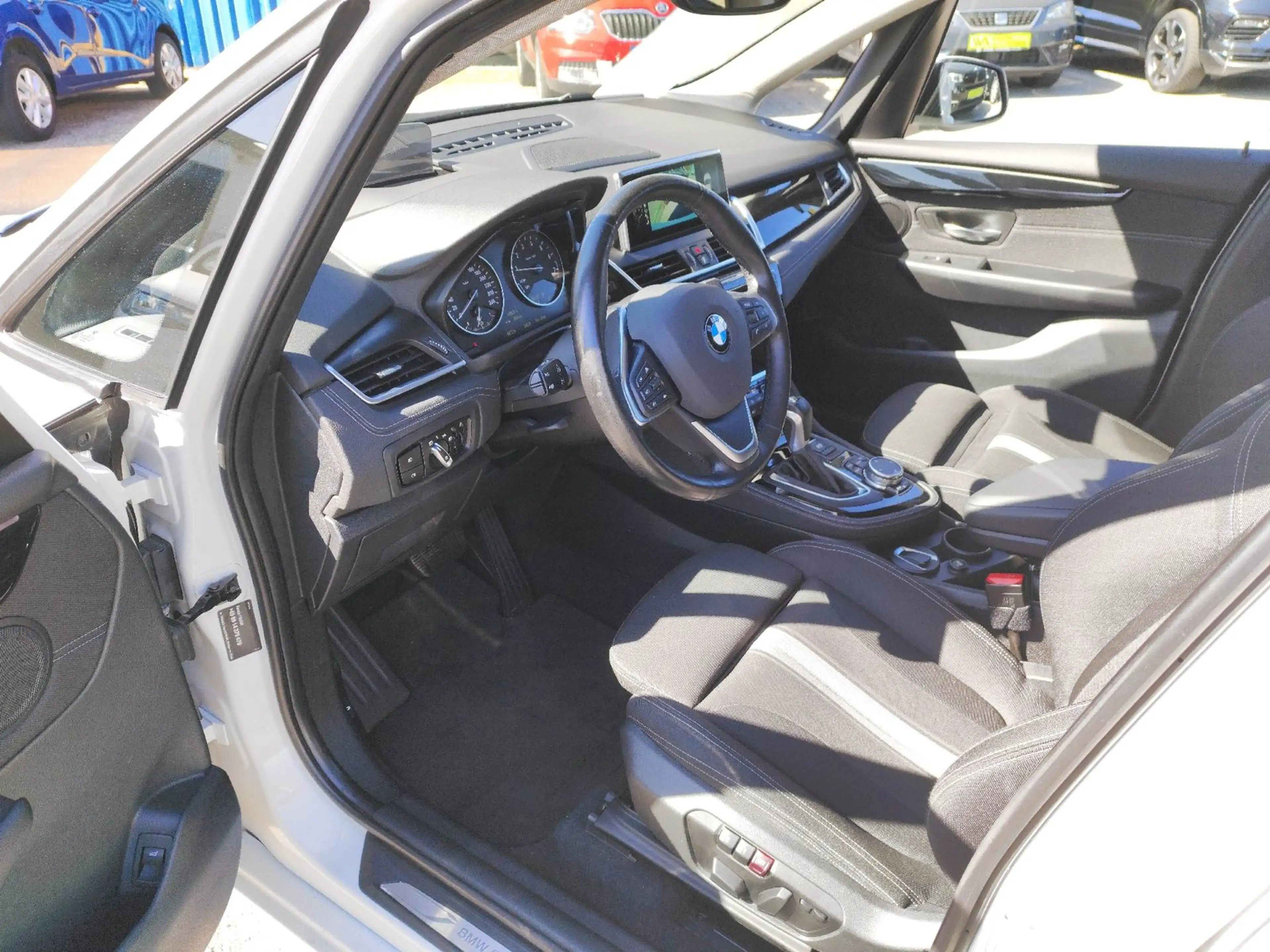 BMW 220 i Active Tourer *LED*ATM*NAVI*PDC*AHK* — photo 11