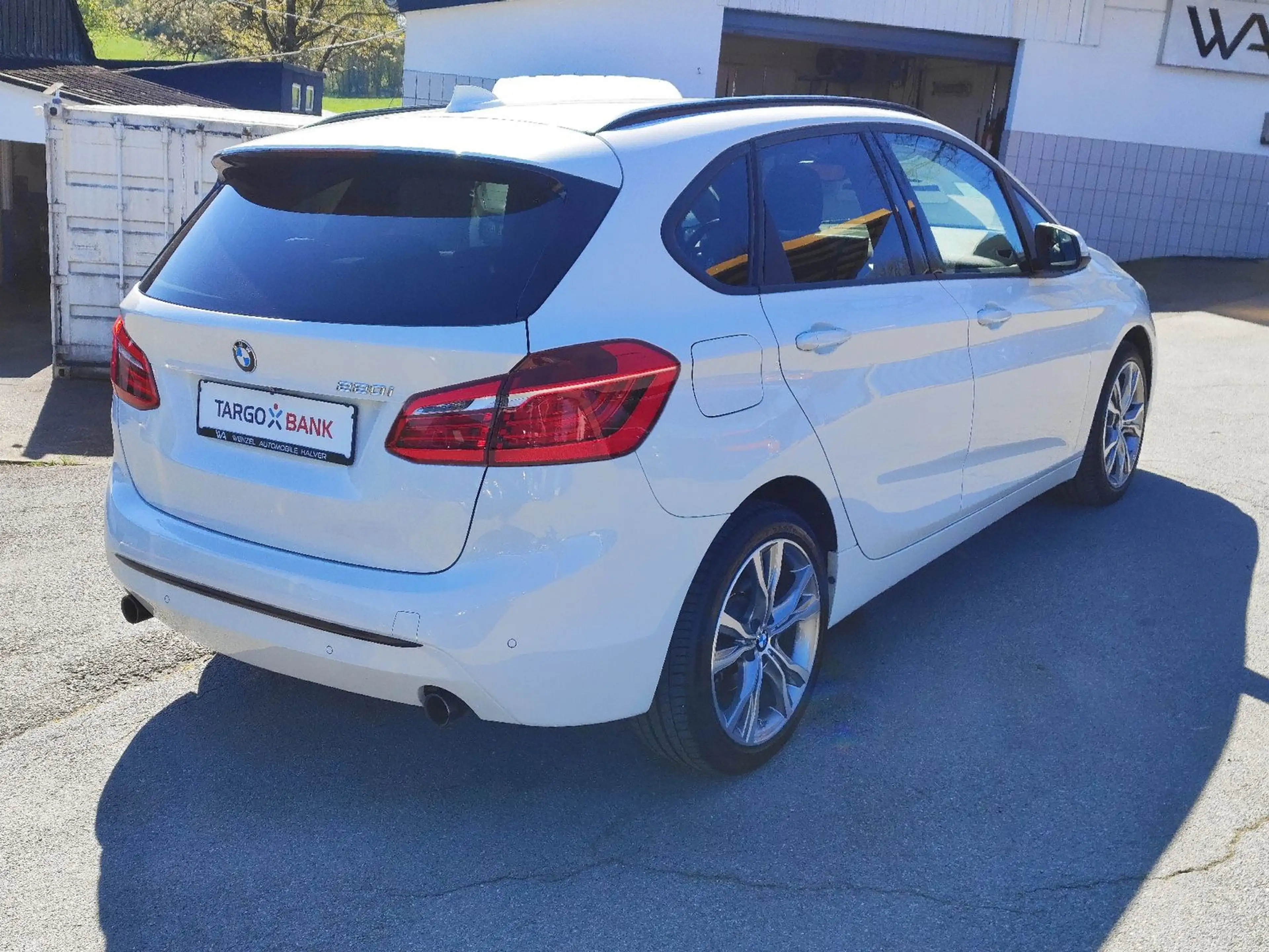 BMW 220 i Active Tourer *LED*ATM*NAVI*PDC*AHK* — photo 7