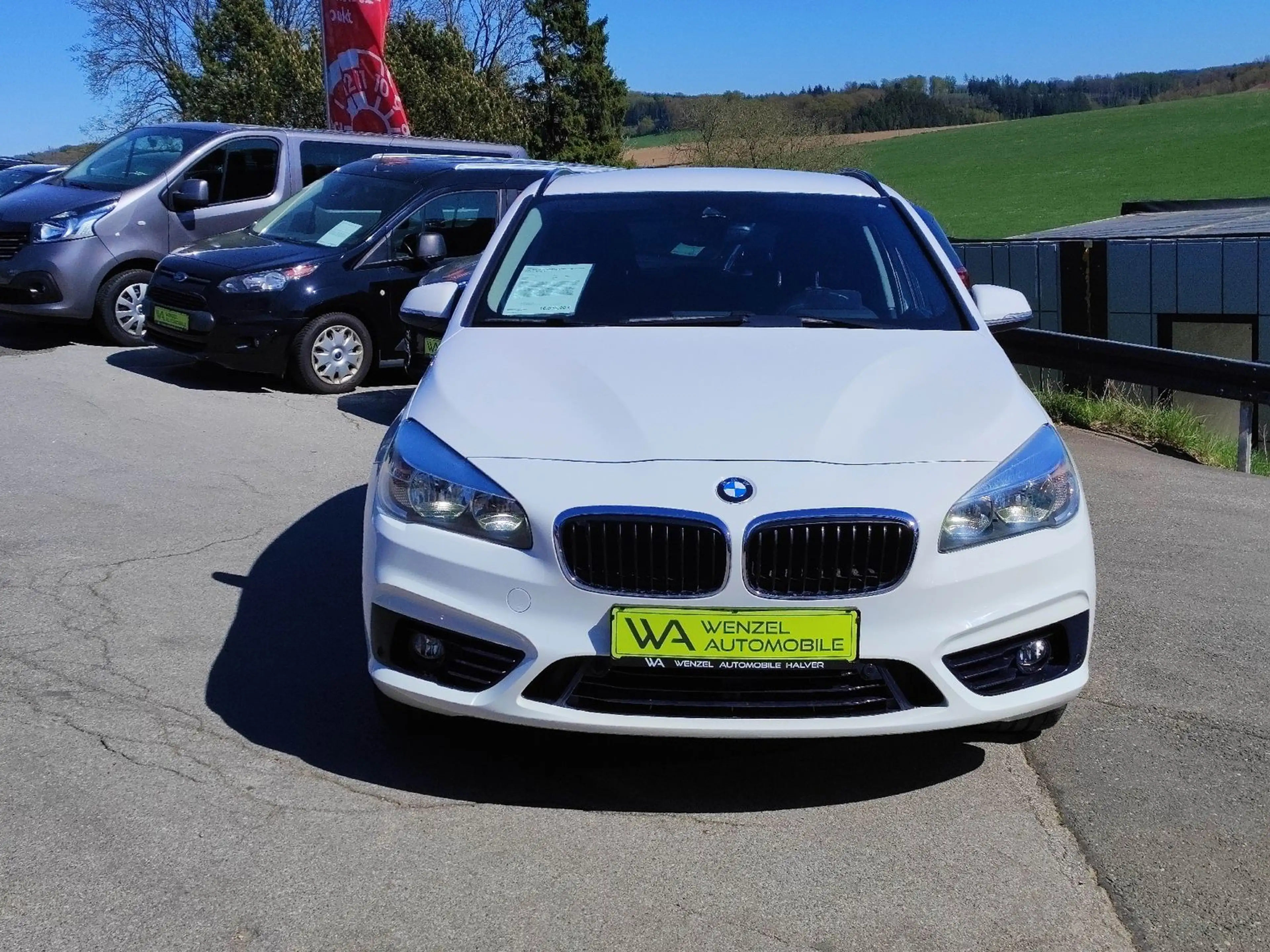 BMW 220 i Active Tourer *LED*ATM*NAVI*PDC*AHK* — photo 2