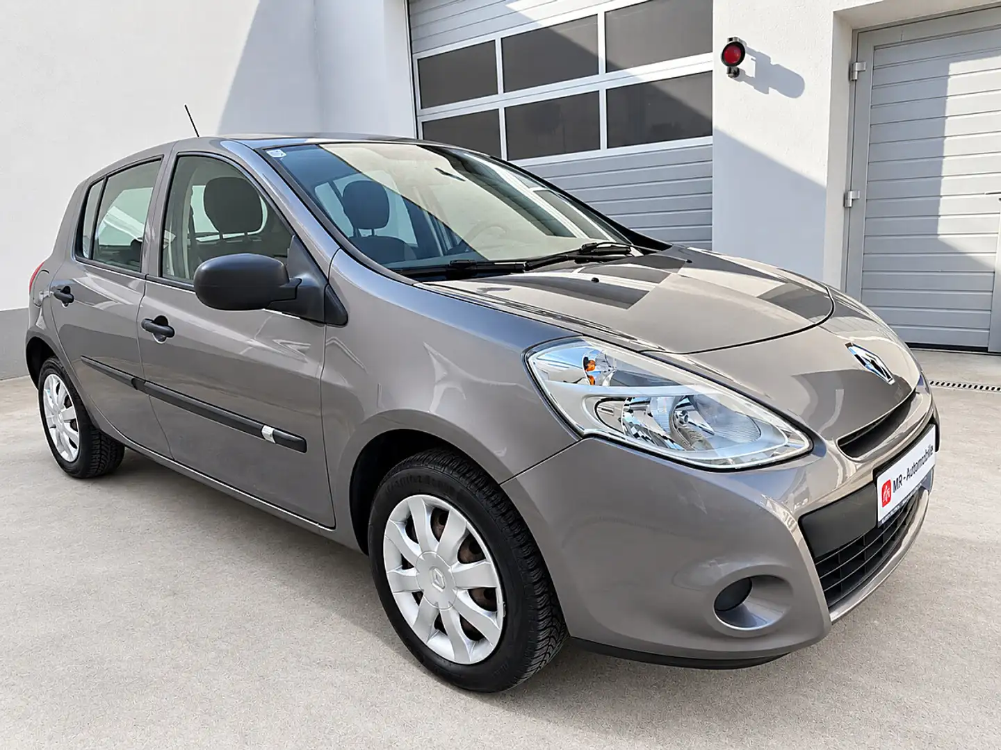 Renault Clio Tonic ESM 1,2 16V Grau - 1
