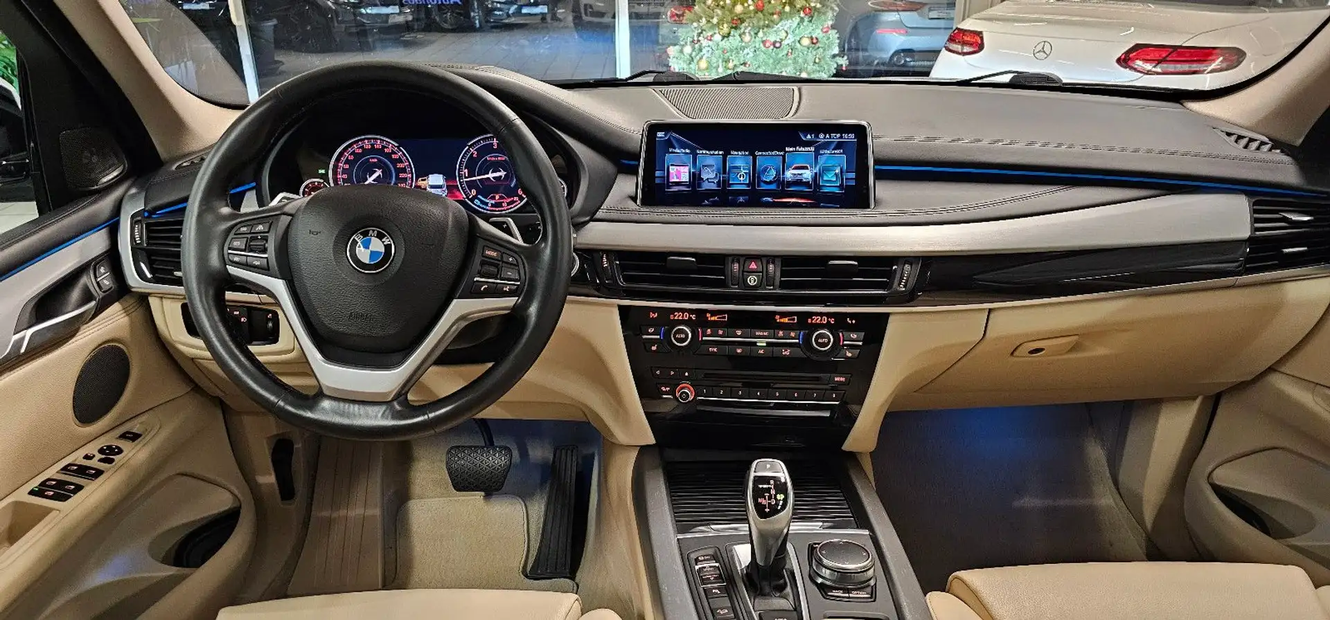 BMW X5 xDrive 40 d Standhzg.HUD Panorama SoftClose Weiß - 2