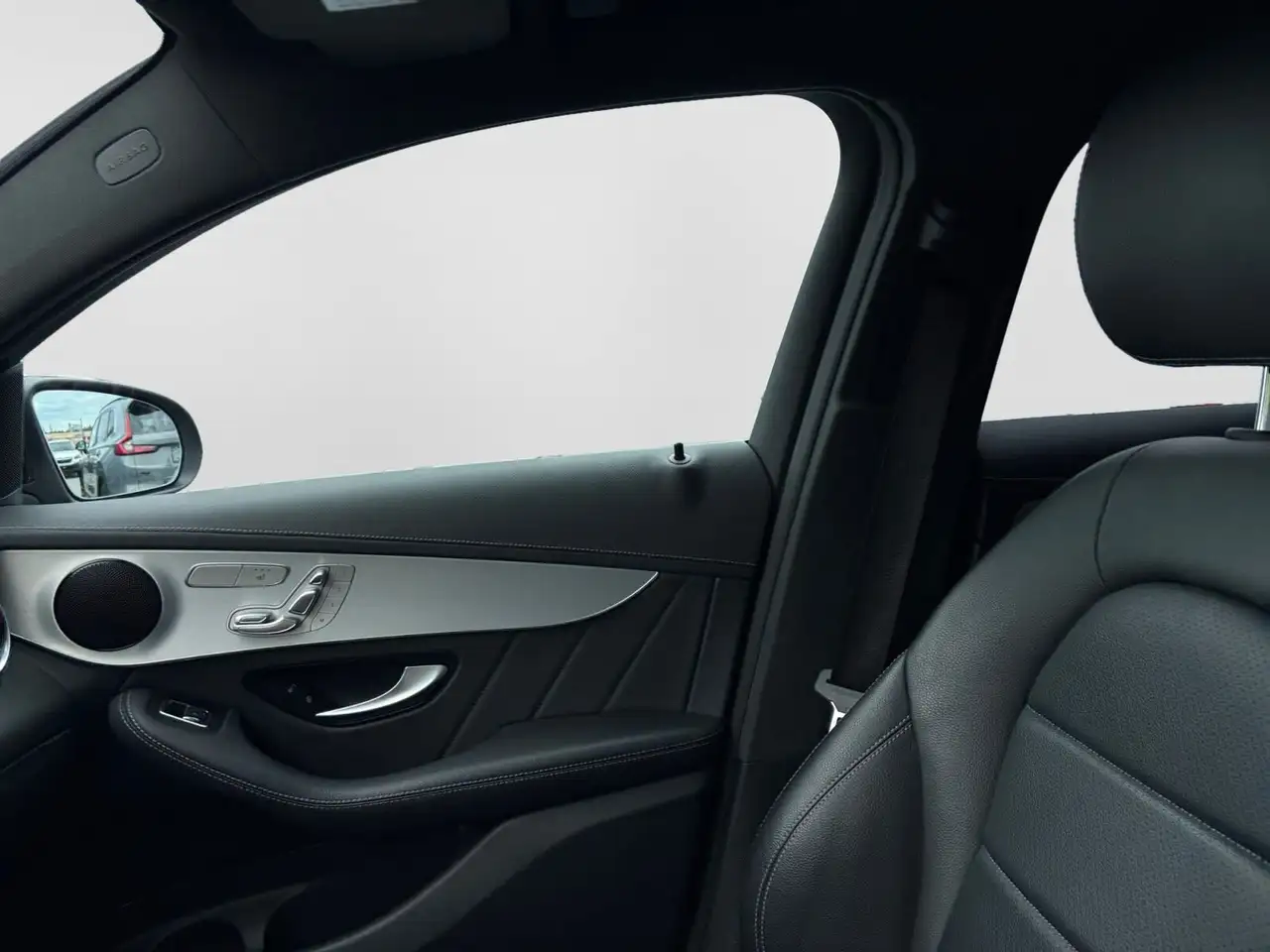 Mercedes-Benz GLC снимка Mercedes-Benz GLC