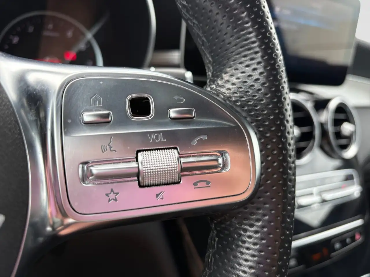 Mercedes-Benz GLC снимка Mercedes-Benz GLC