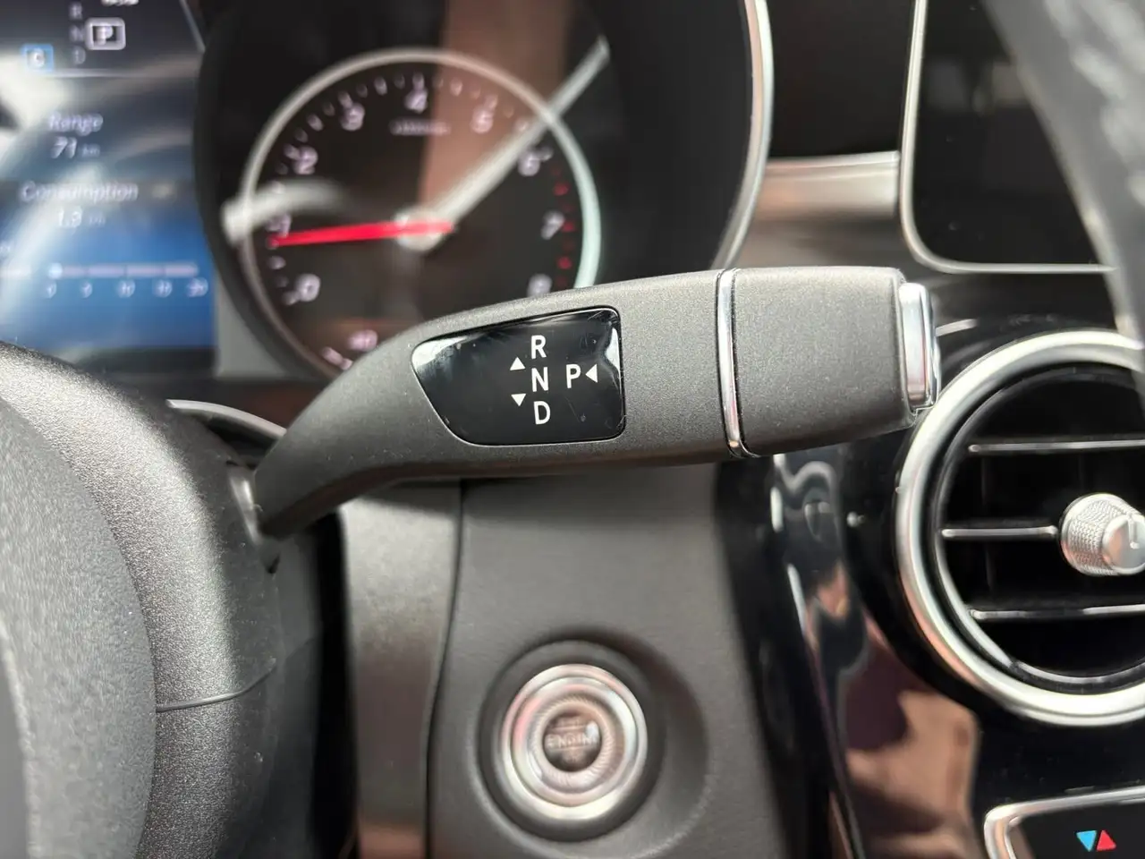 Mercedes-Benz GLC снимка Mercedes-Benz GLC
