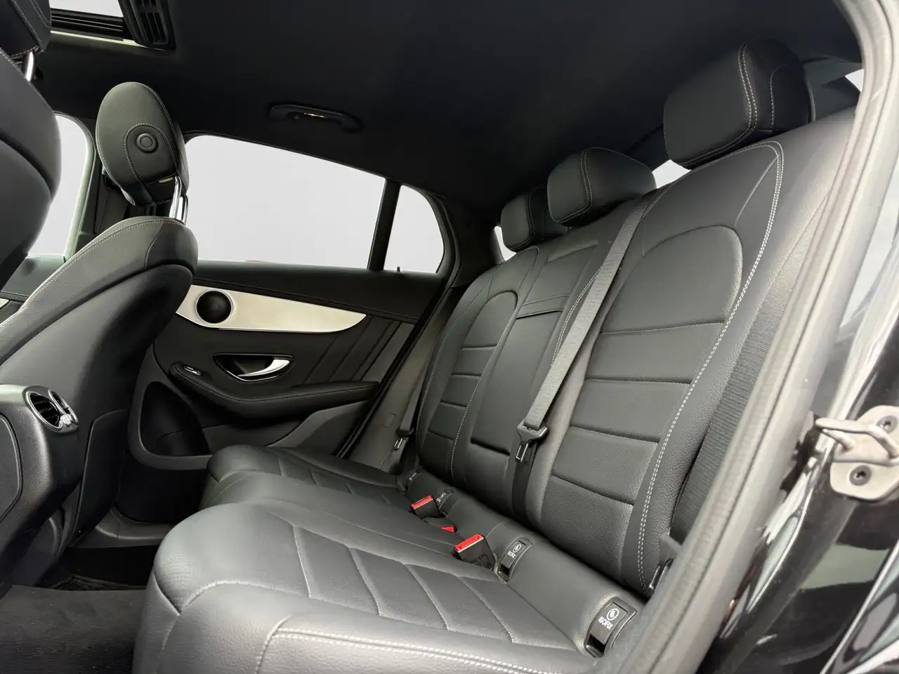 Mercedes-Benz GLC снимка Mercedes-Benz GLC
