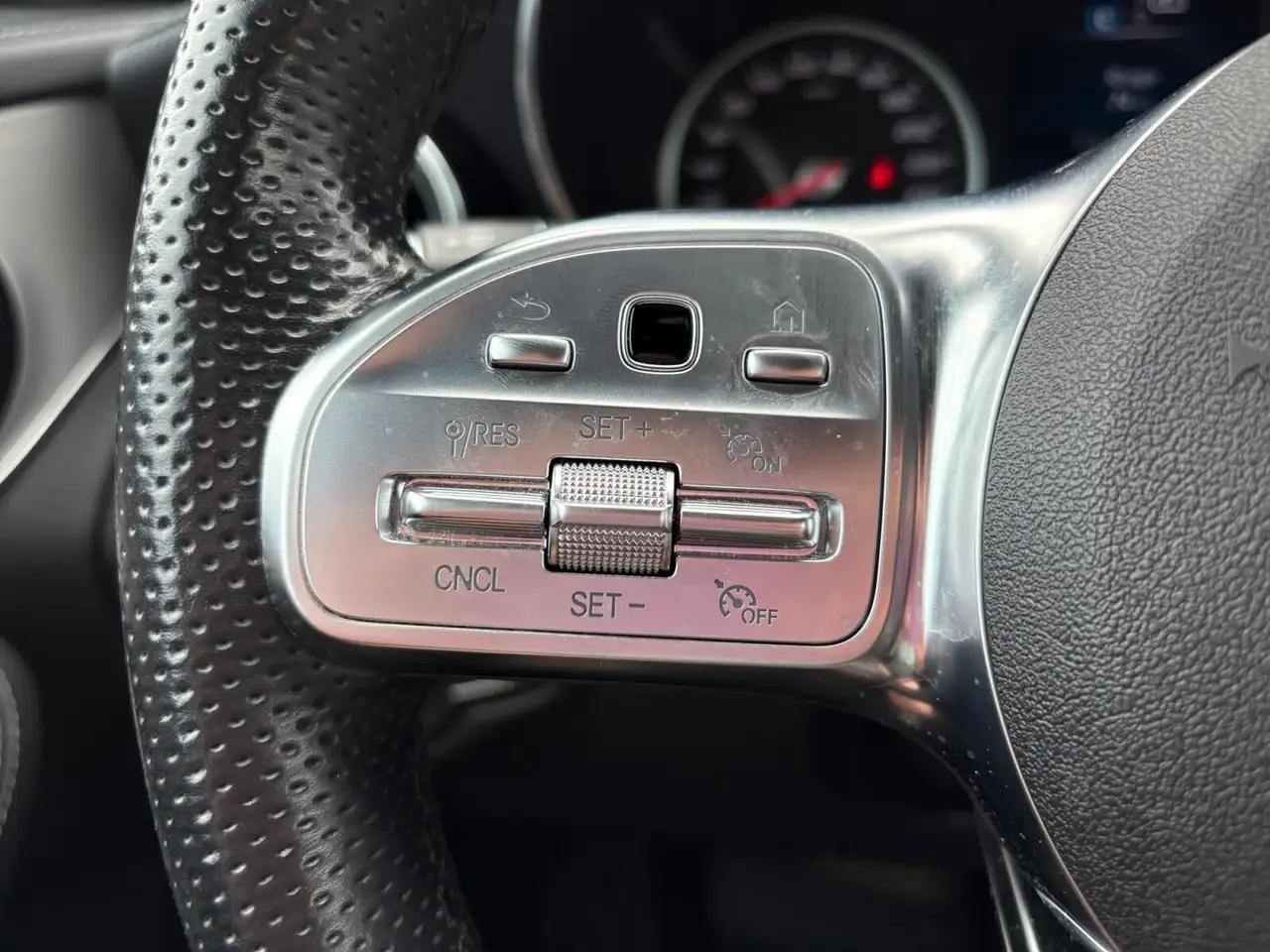 Mercedes-Benz GLC снимка Mercedes-Benz GLC