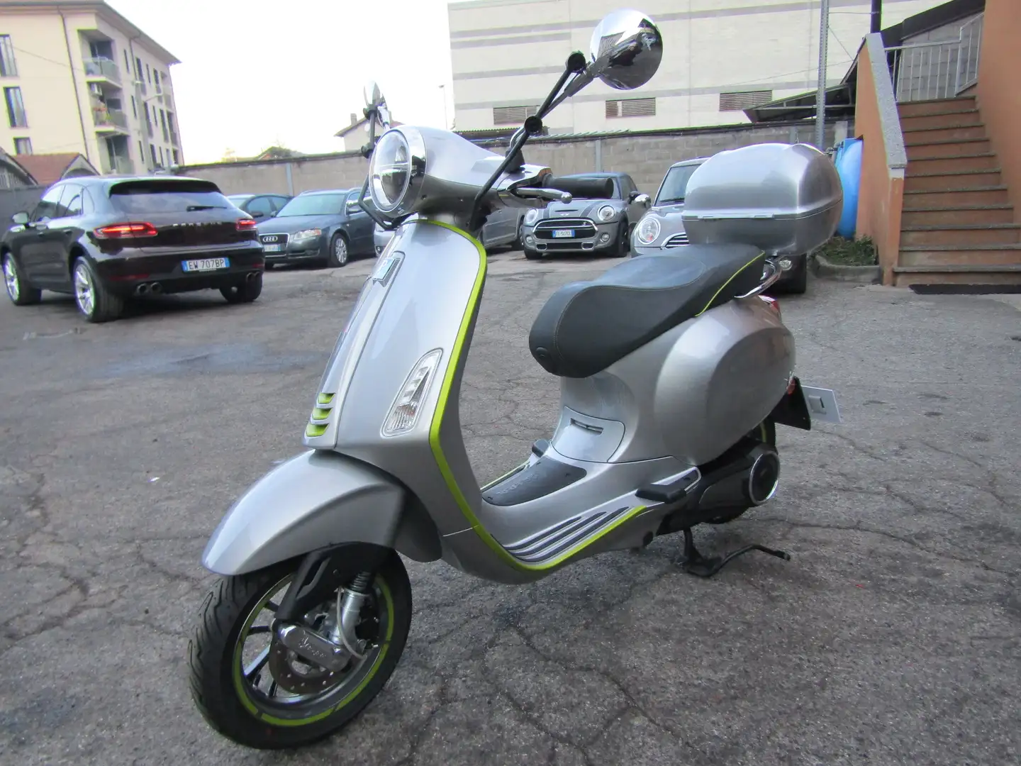 Vespa Elettrica * 1.600 KM * PARI AL NUOVO Argent - 1