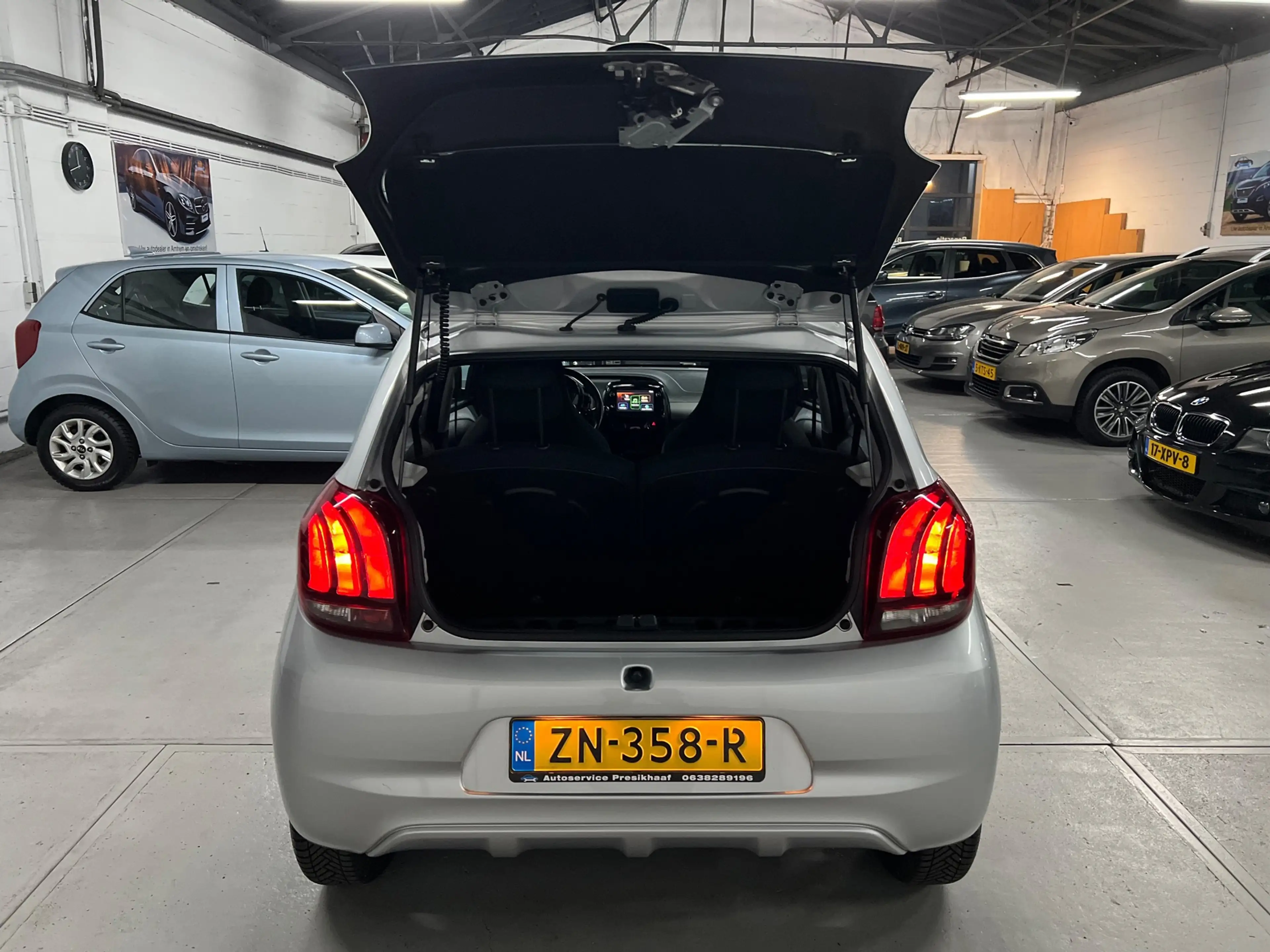 Peugeot 108 1.0 e-VTi Blue Lease Executive CAMERA / CARPLAY — photo 25